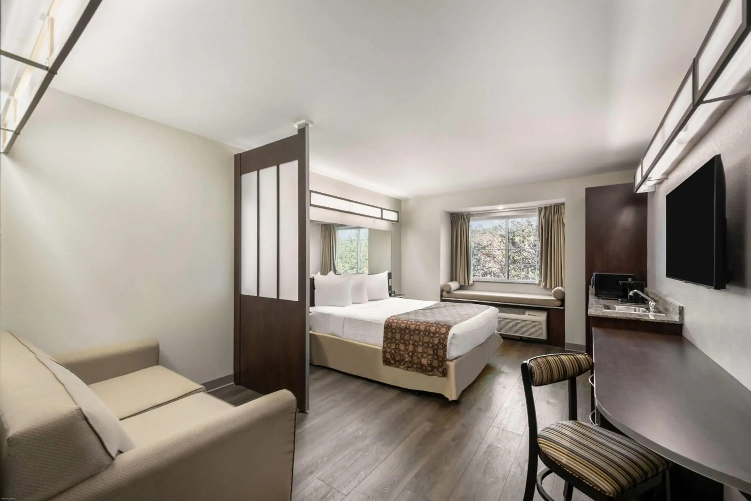 Photo of the whole room, Bed in Microtel Inn & Suites by Wyndham Pearl River/Slidell Photo of the whole room, Bed in Microtel Inn & Suites by Wyndham Pearl River/Slidell