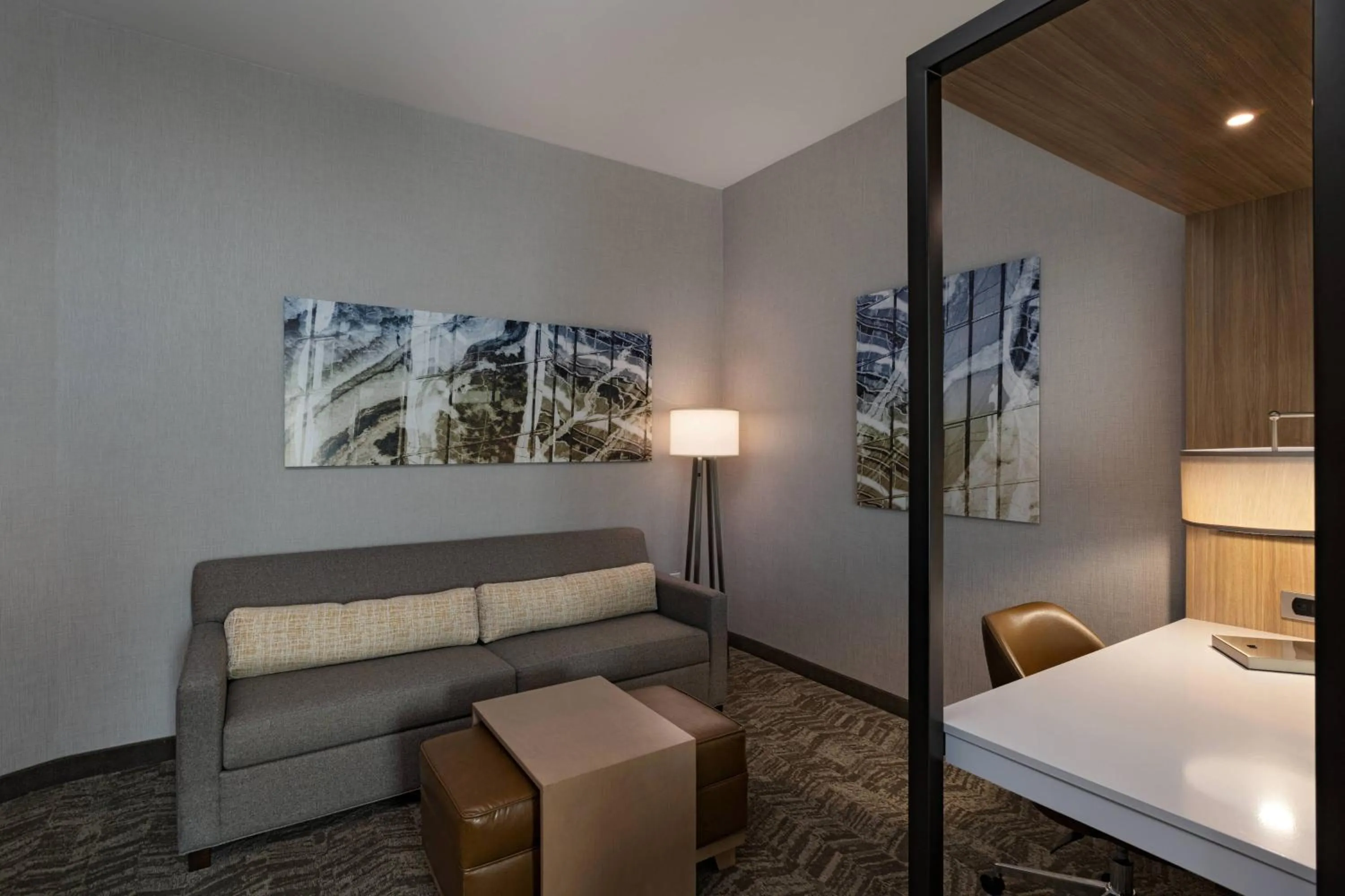 Living room, Bed in SpringHill Suites Waco