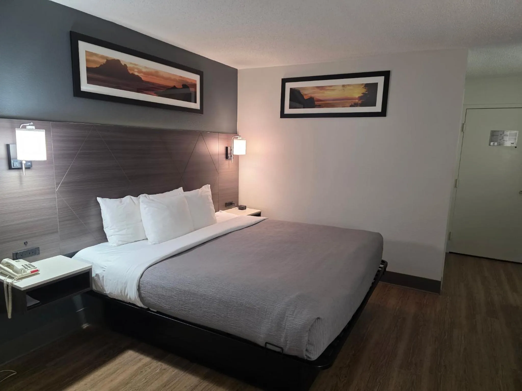 Bed in Quality Inn Winchester