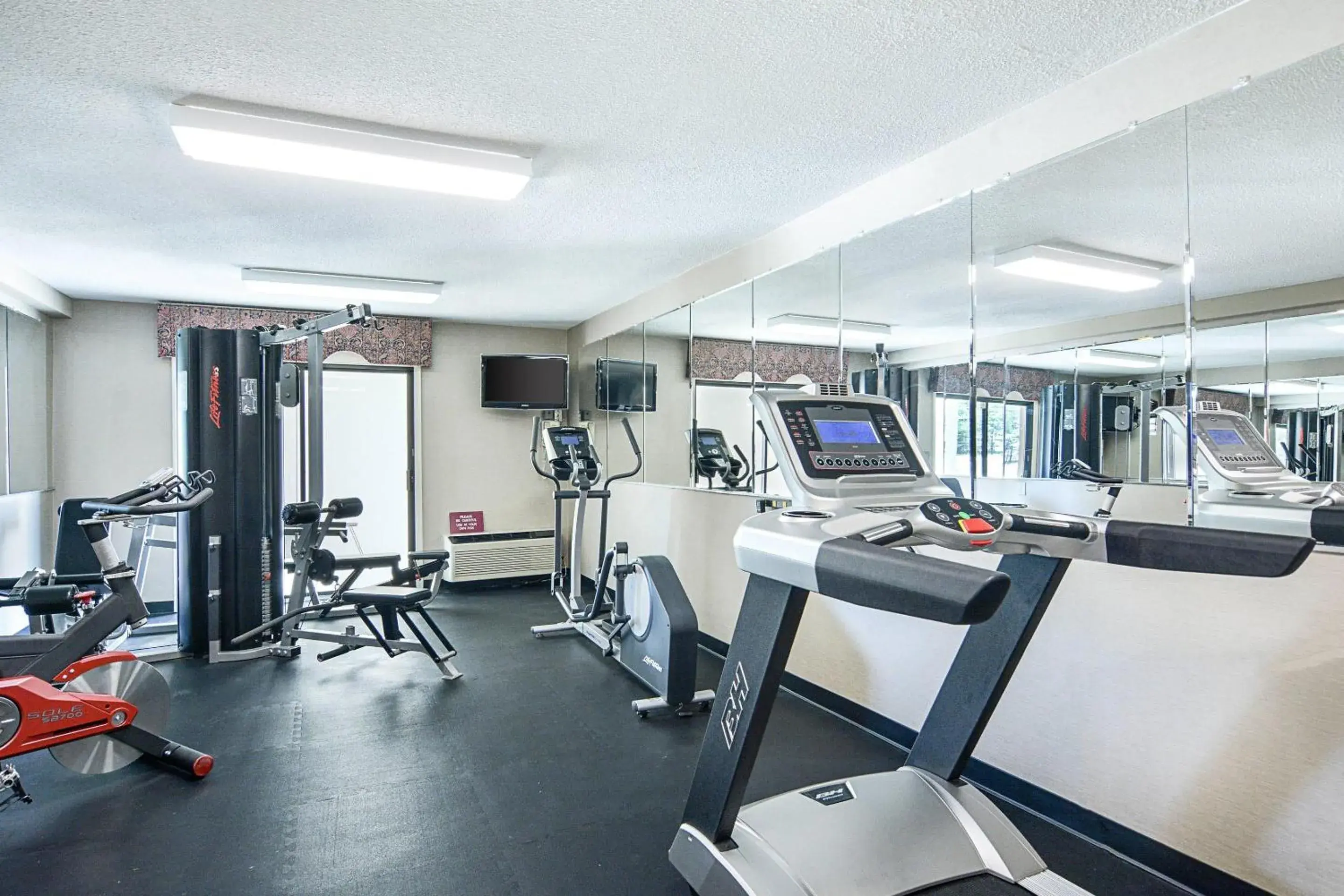 Fitness centre/facilities in Quality Inn Winchester Fitness centre/facilities in Quality Inn Winchester