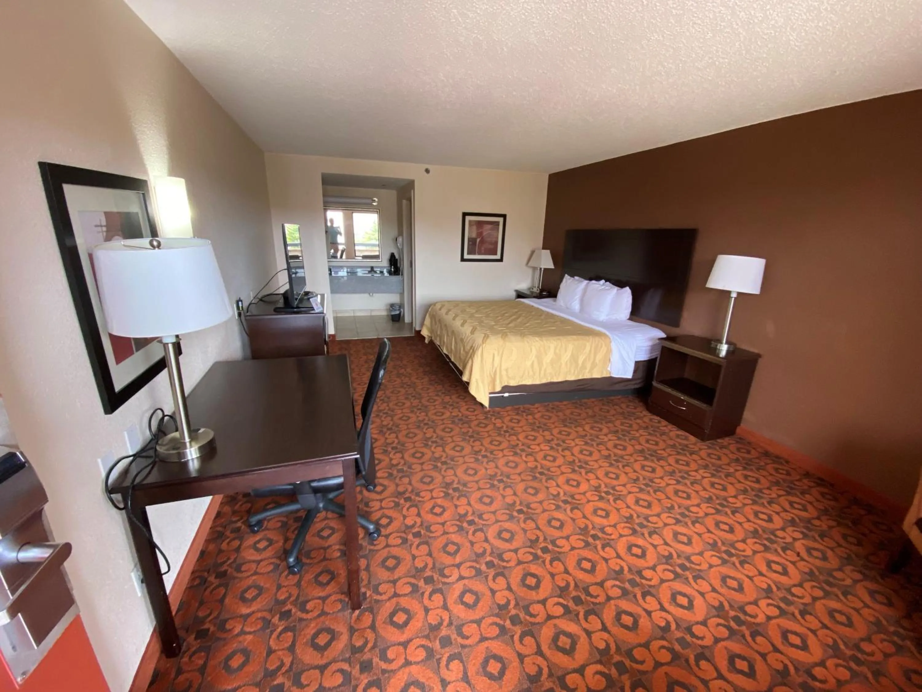 Bedroom, Bed in Motel 6 Oklahoma City OK Fairgrounds West