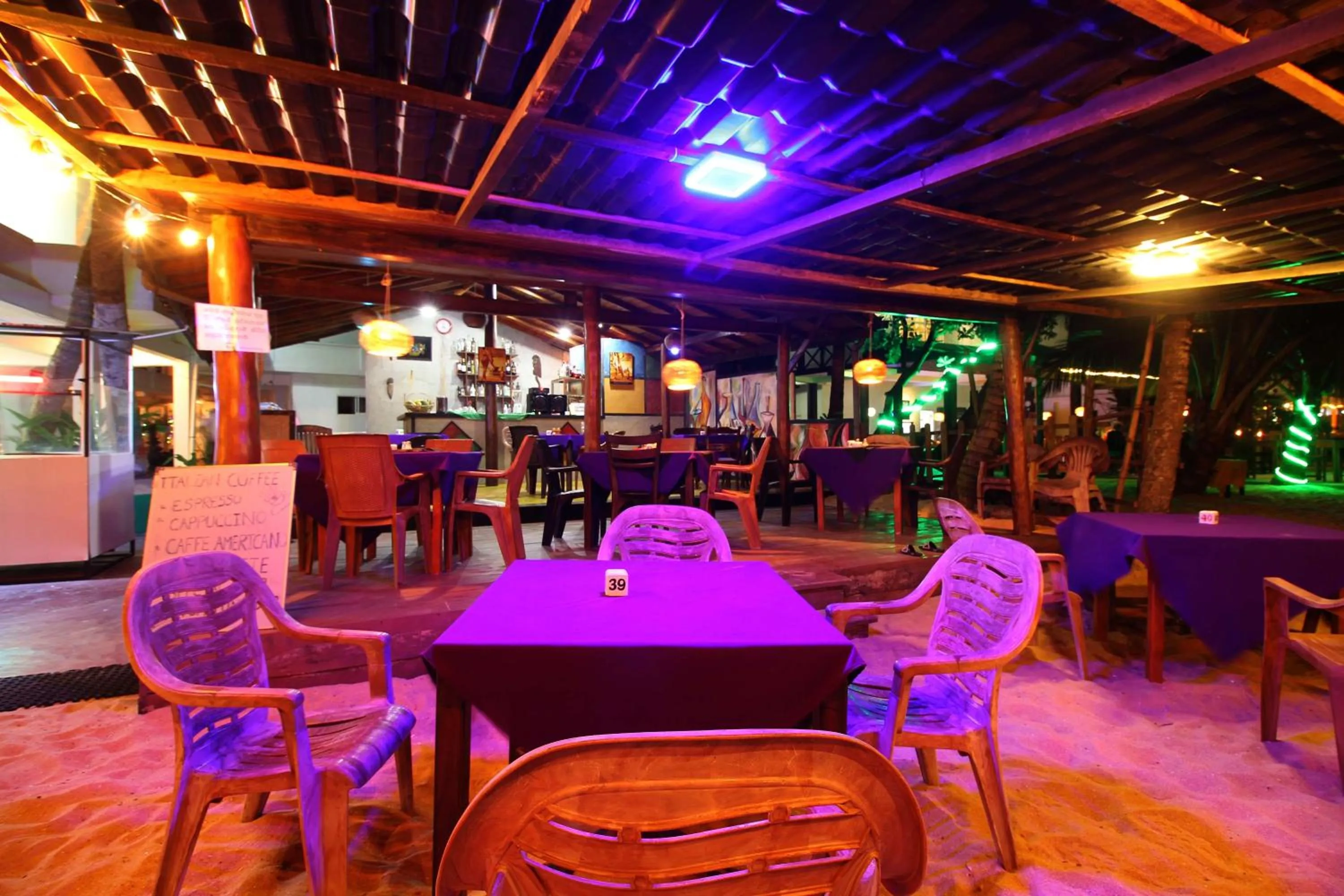 Restaurant/places to eat in Ritas Hotel