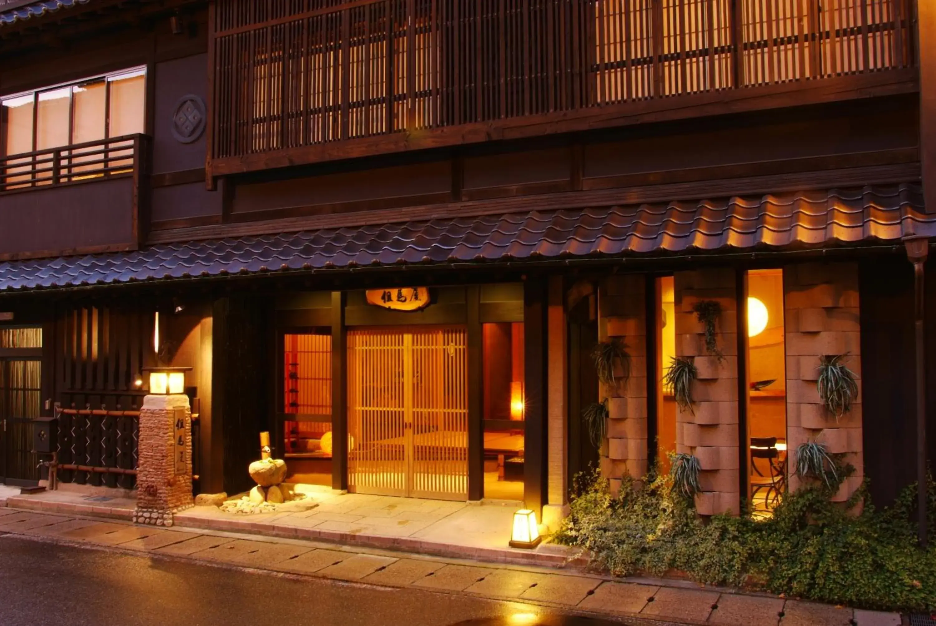 Facade/entrance in 城崎温泉 但馬屋-Tajimaya- Facade/entrance in 城崎温泉 但馬屋-Tajimaya-