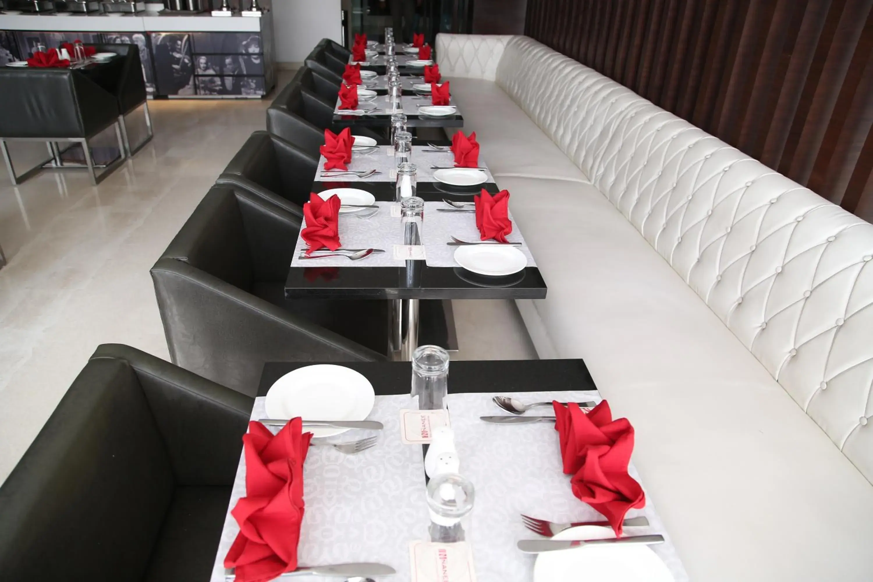 Restaurant/places to eat in The Nanee Suites Restaurant/places to eat in The Nanee Suites