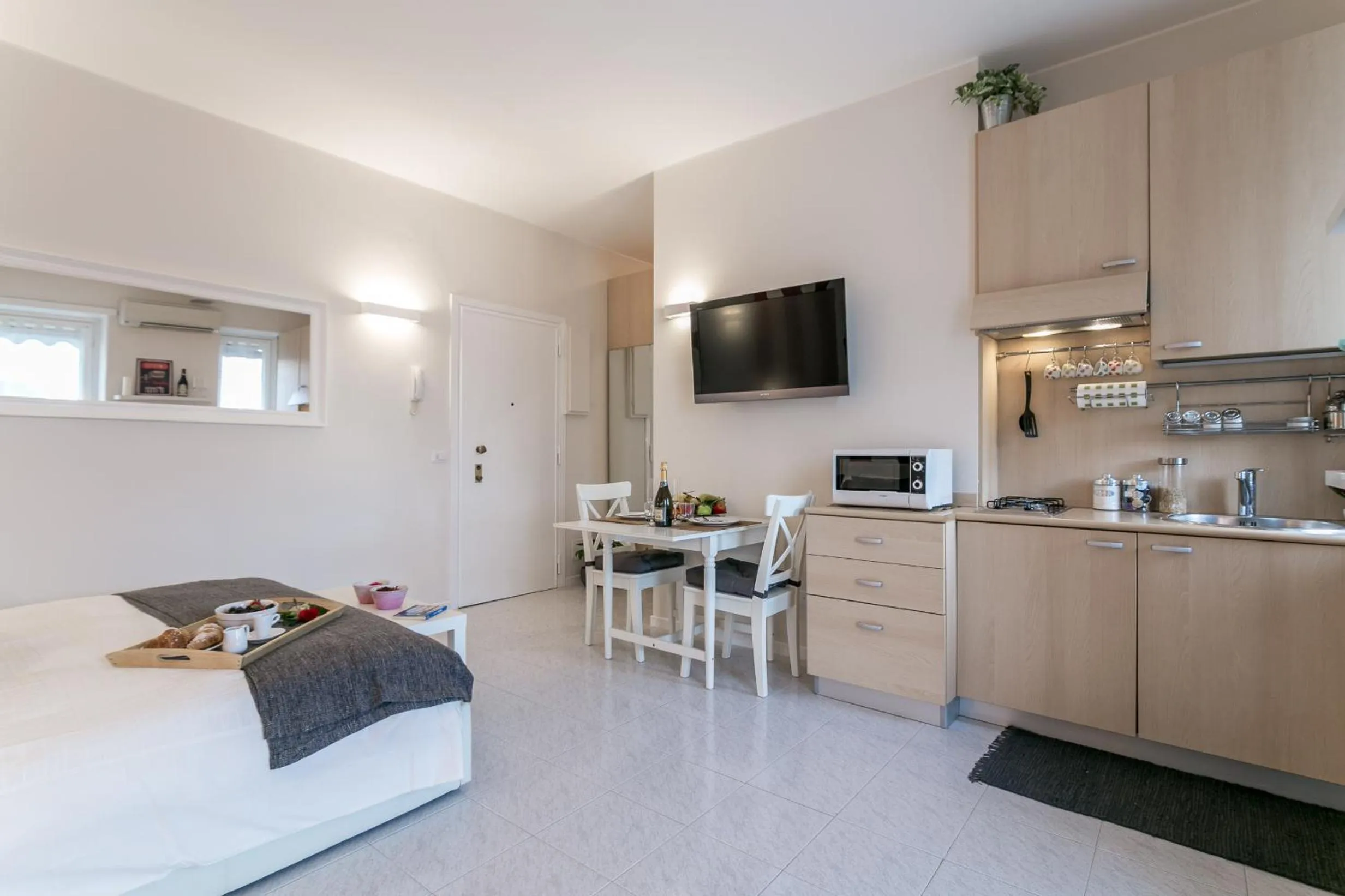 Photo of the whole room in Violet Home - Loreto