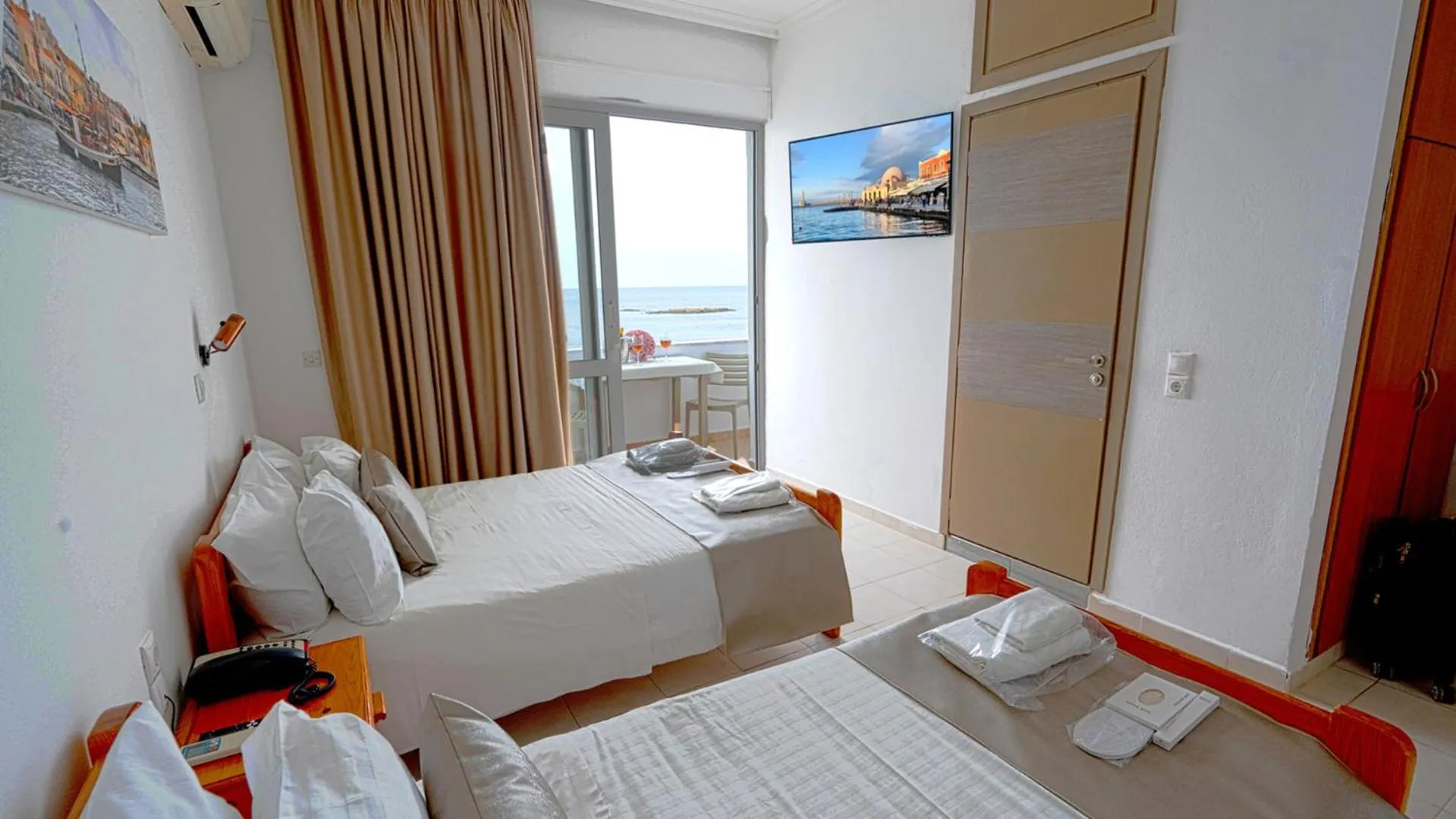 Bed in Klinakis Beach Hotel