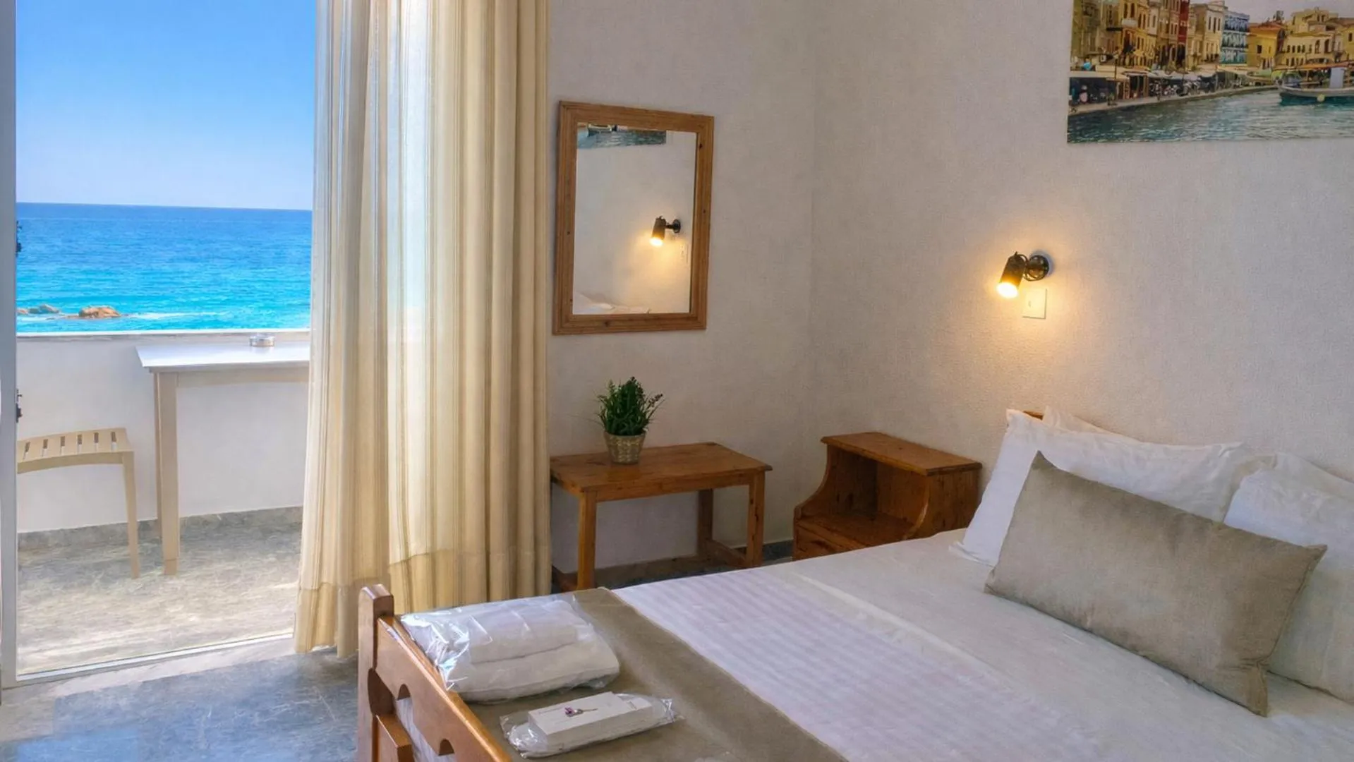 Bed in Klinakis Beach Hotel