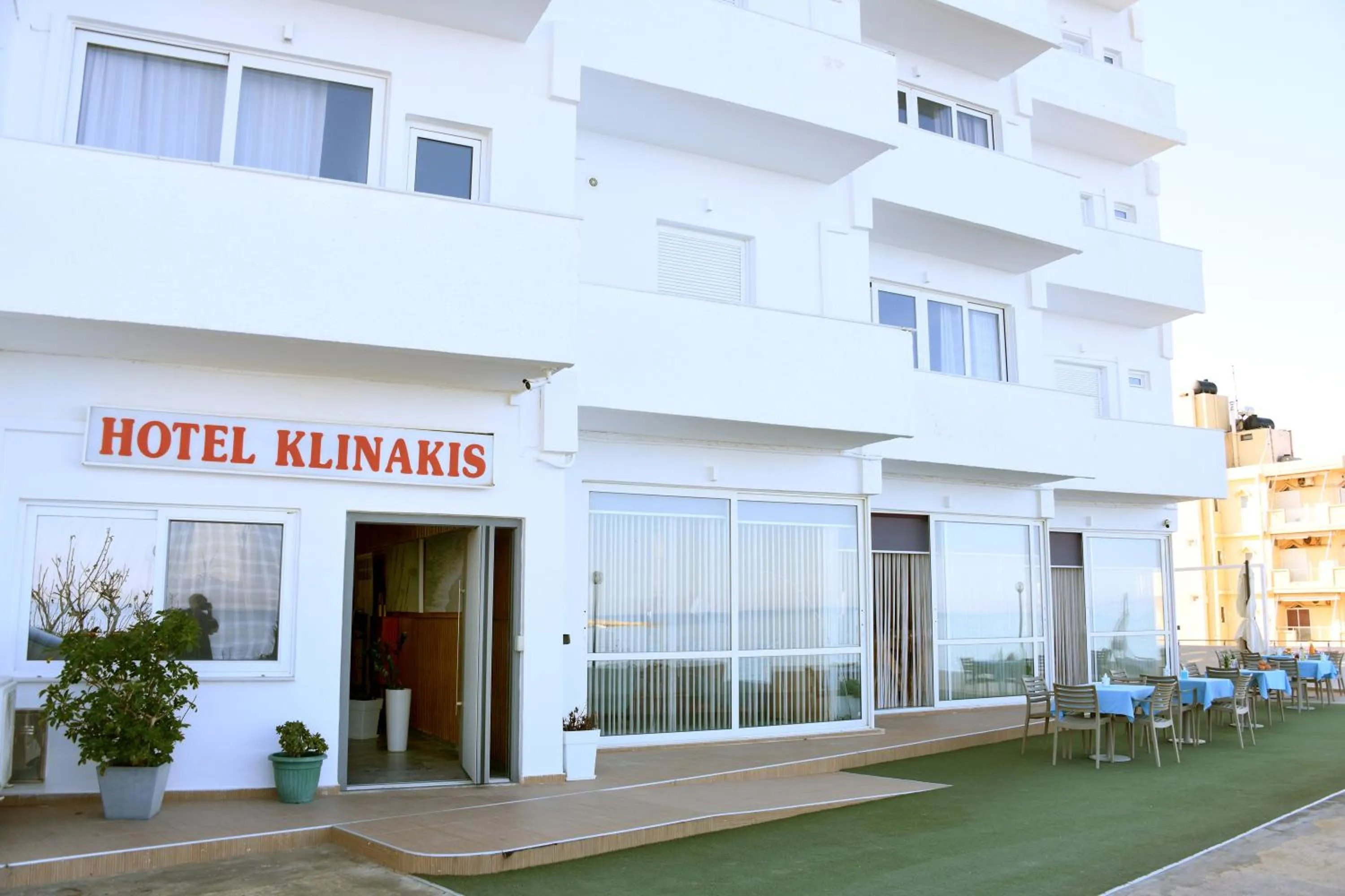 Property building in Klinakis Beach Hotel