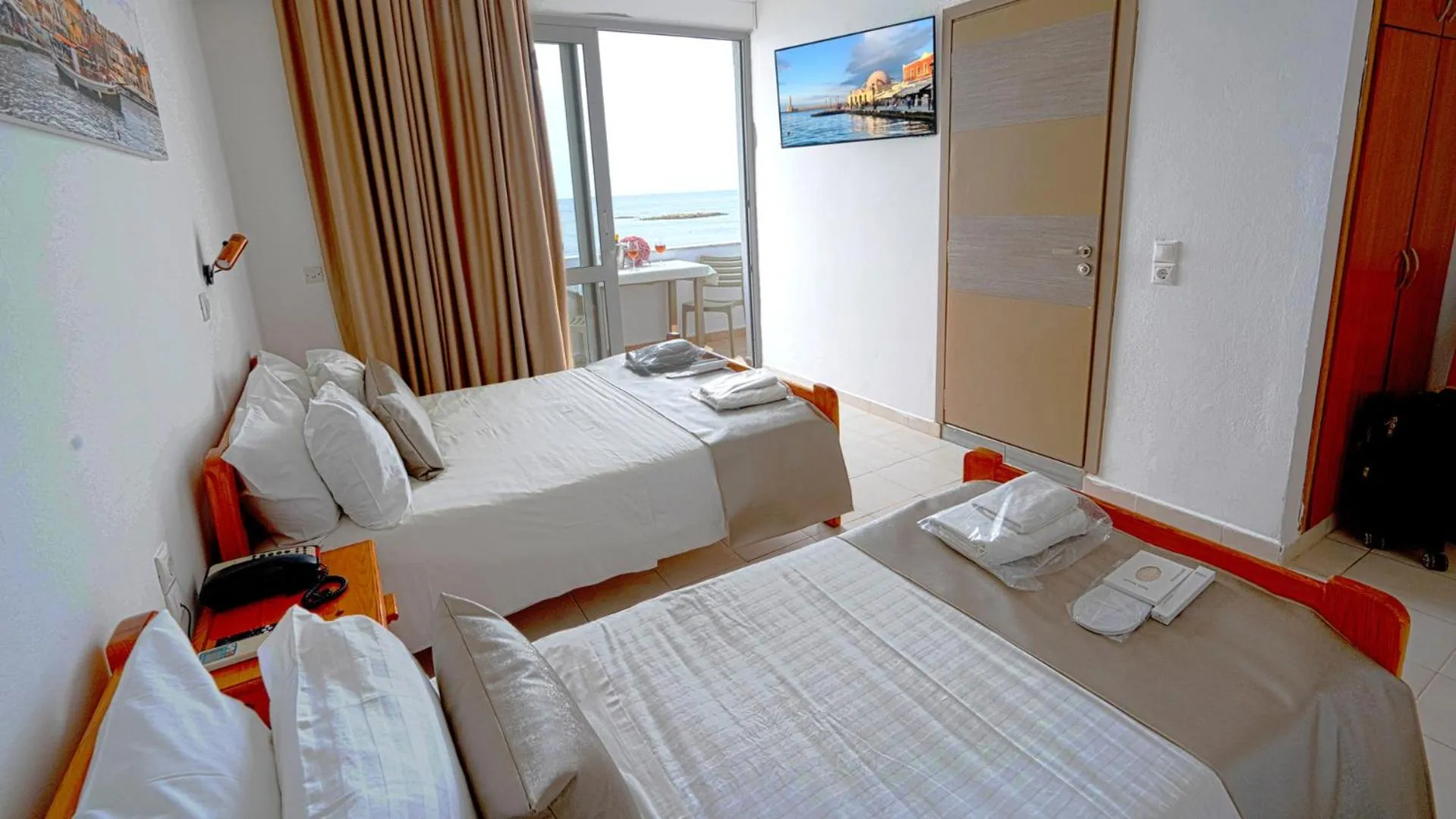 Bed in Klinakis Beach Hotel