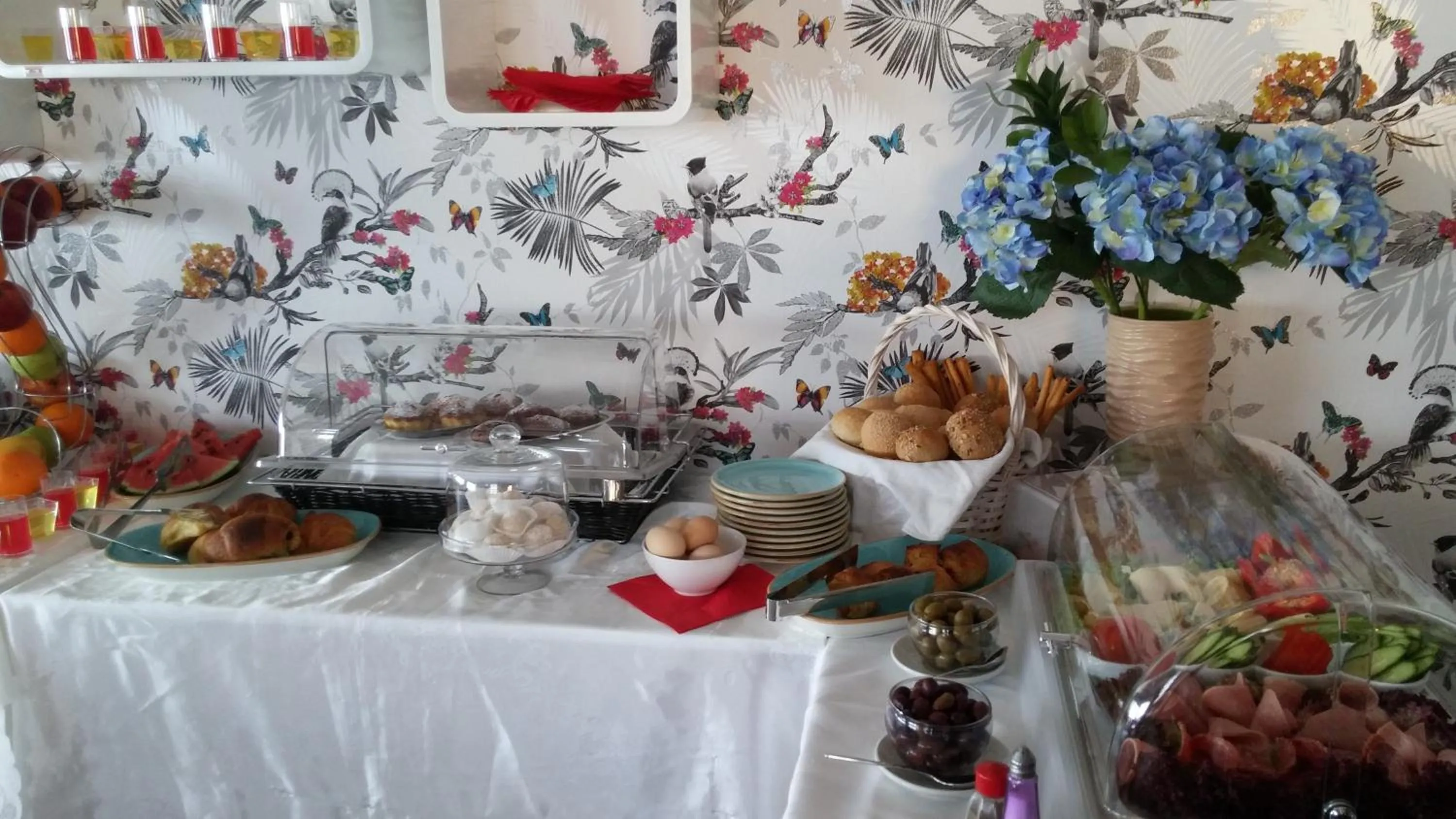 Buffet breakfast in Klinakis Beach Hotel