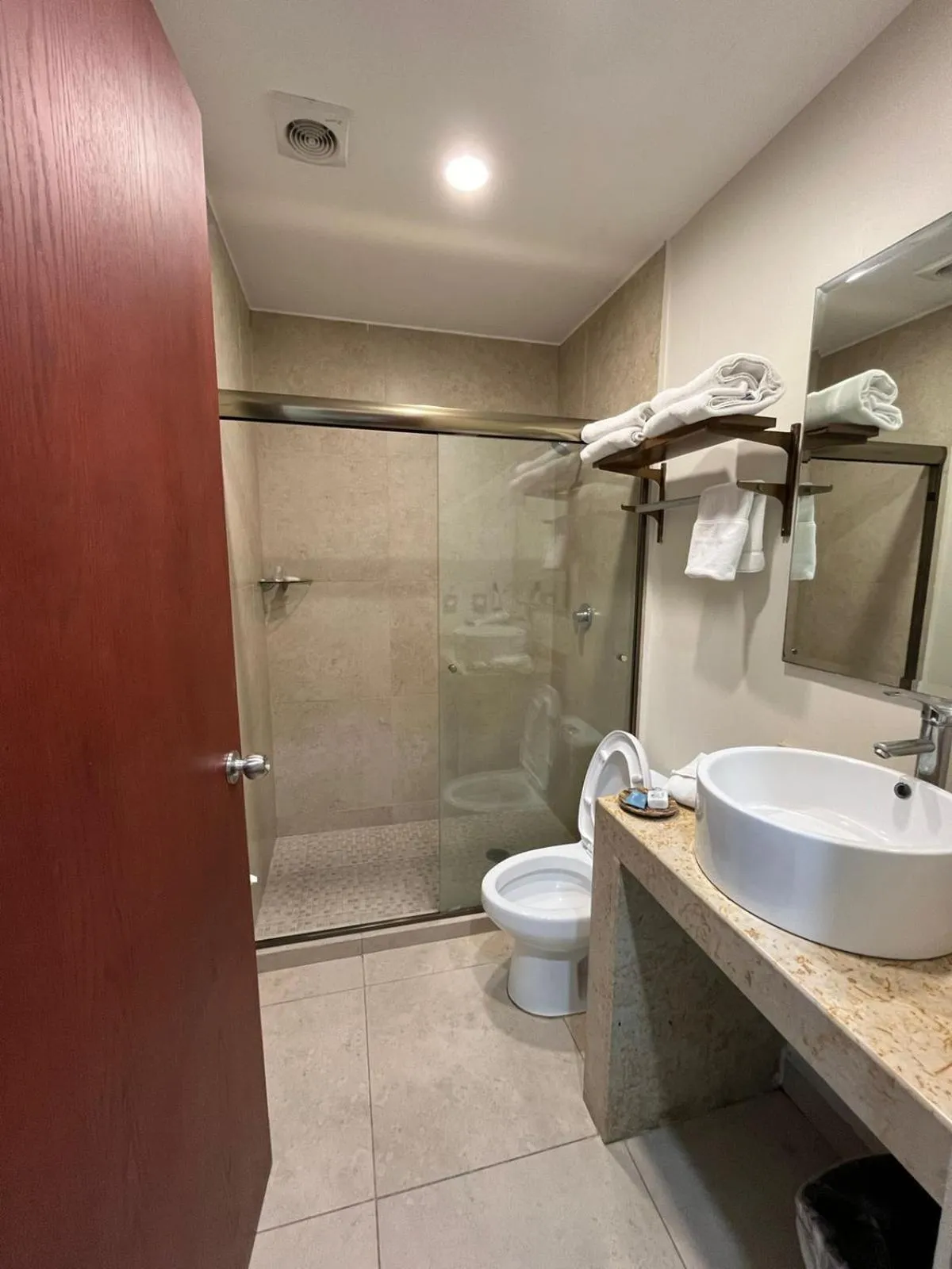 Bathroom in Hotel Ave Inn