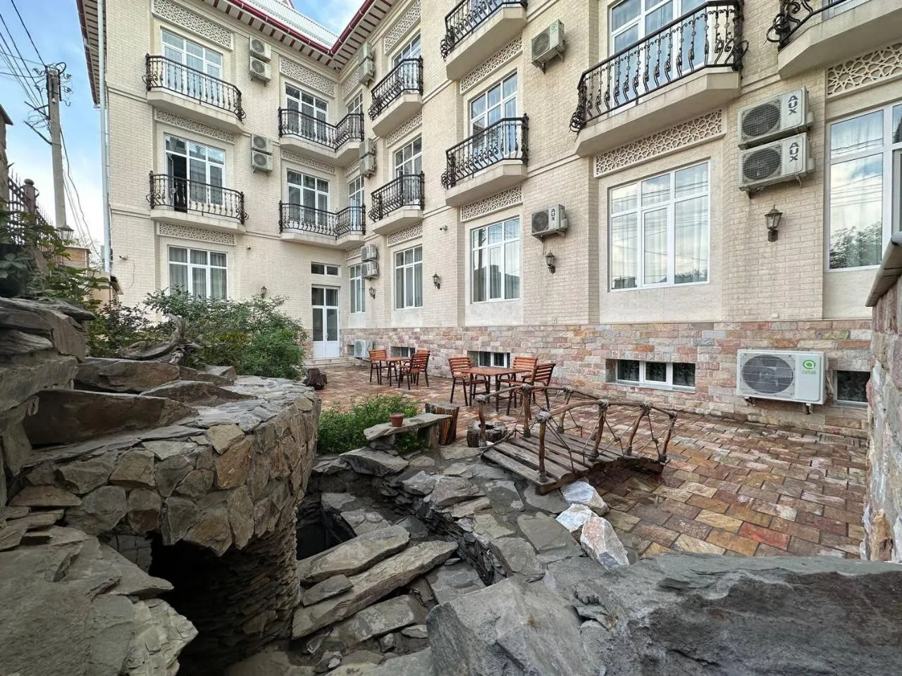 Garden in Ideal Hotel