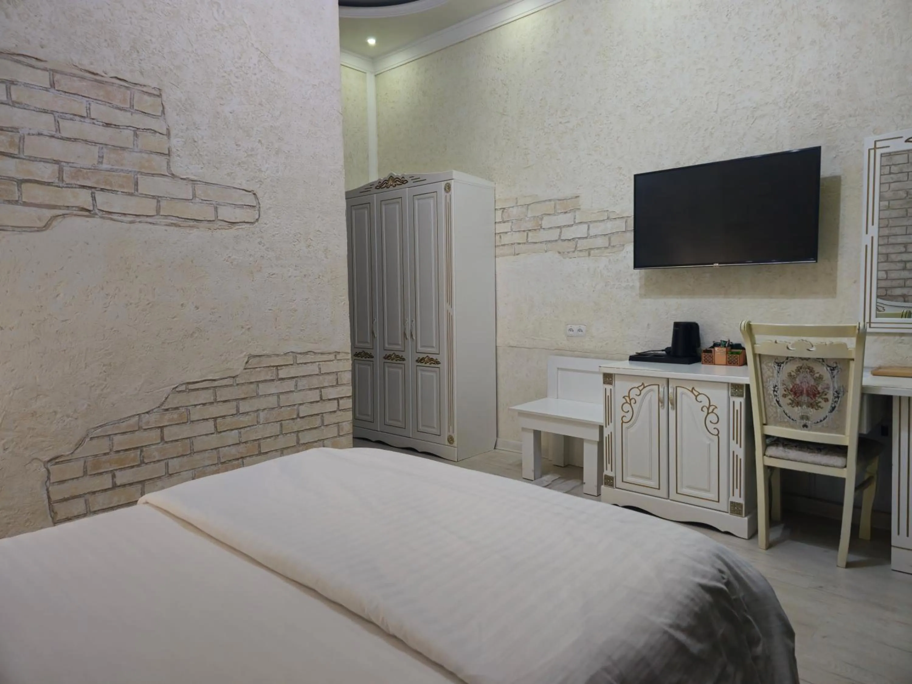 Photo of the whole room, Bed in Ideal Hotel