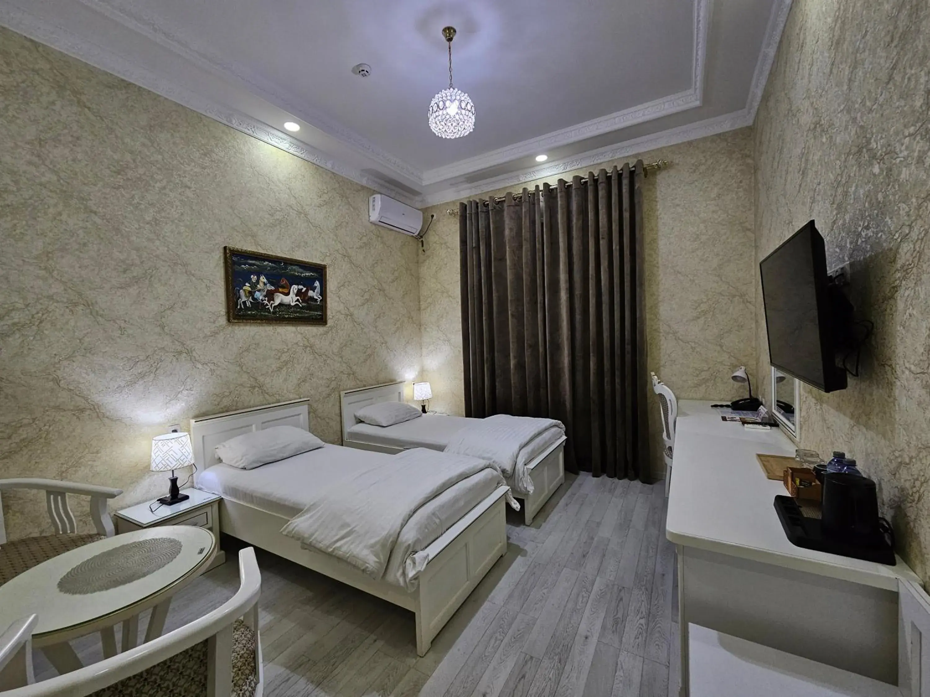 Superior Twin Room with Garden View in Ideal Hotel Superior Twin Room with Garden View in Ideal Hotel