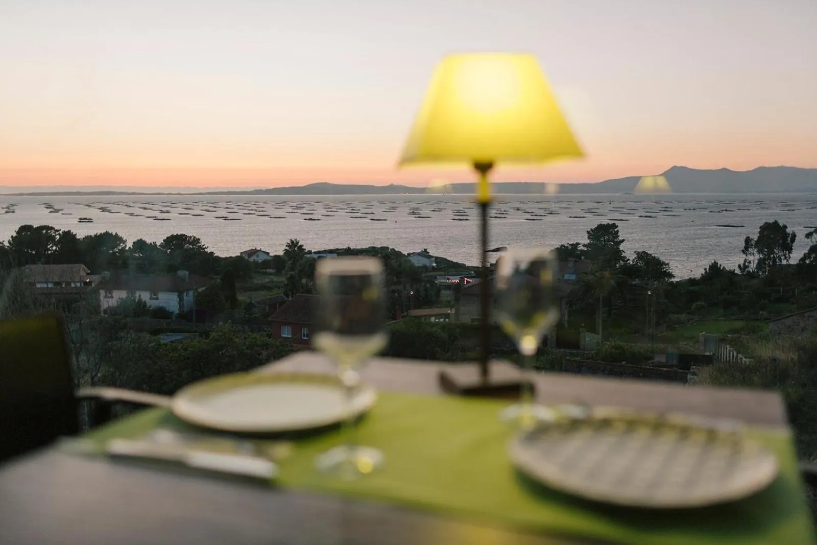 Restaurant/places to eat in Hotel O Castro