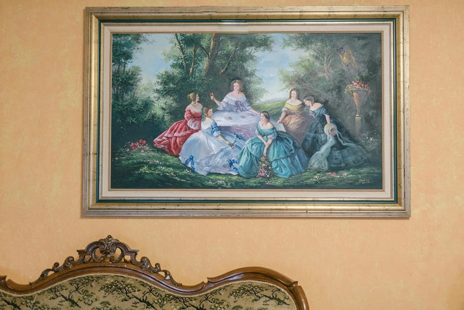 Communal lounge/ TV room in Hotel O Castro