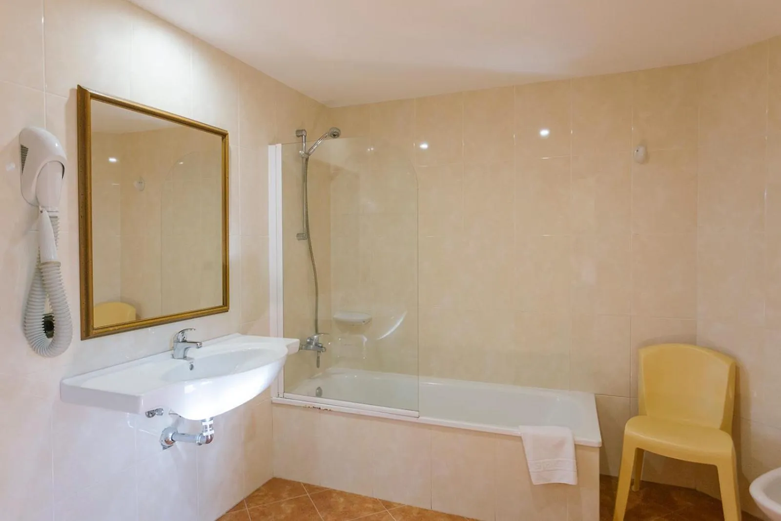 Bathroom in Hotel O Castro