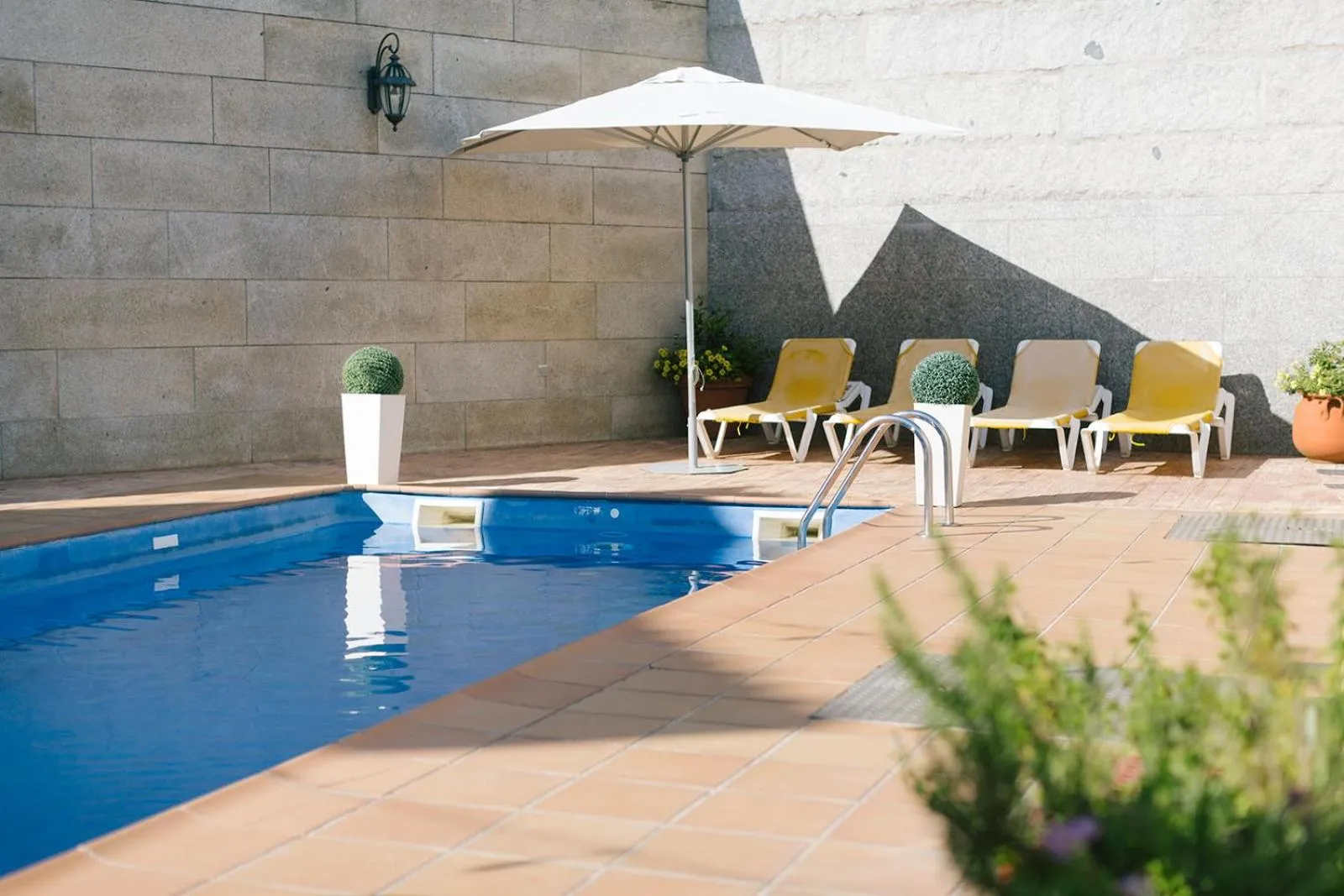 Swimming pool in Hotel O Castro