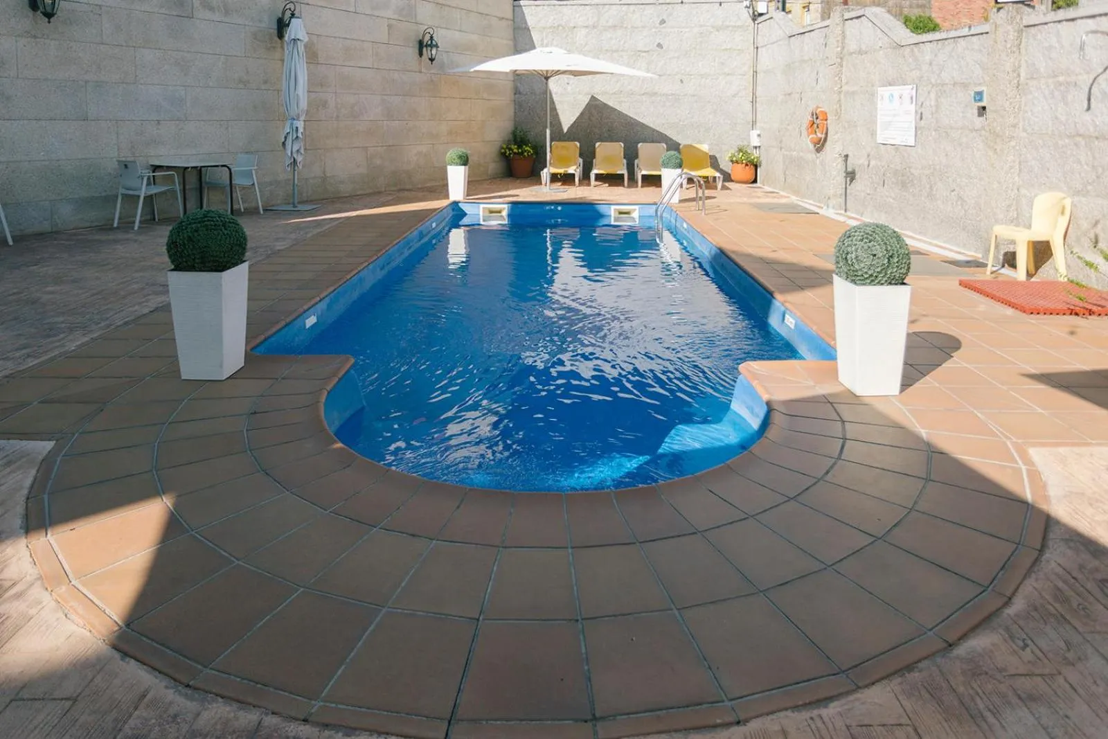Swimming pool in Hotel O Castro