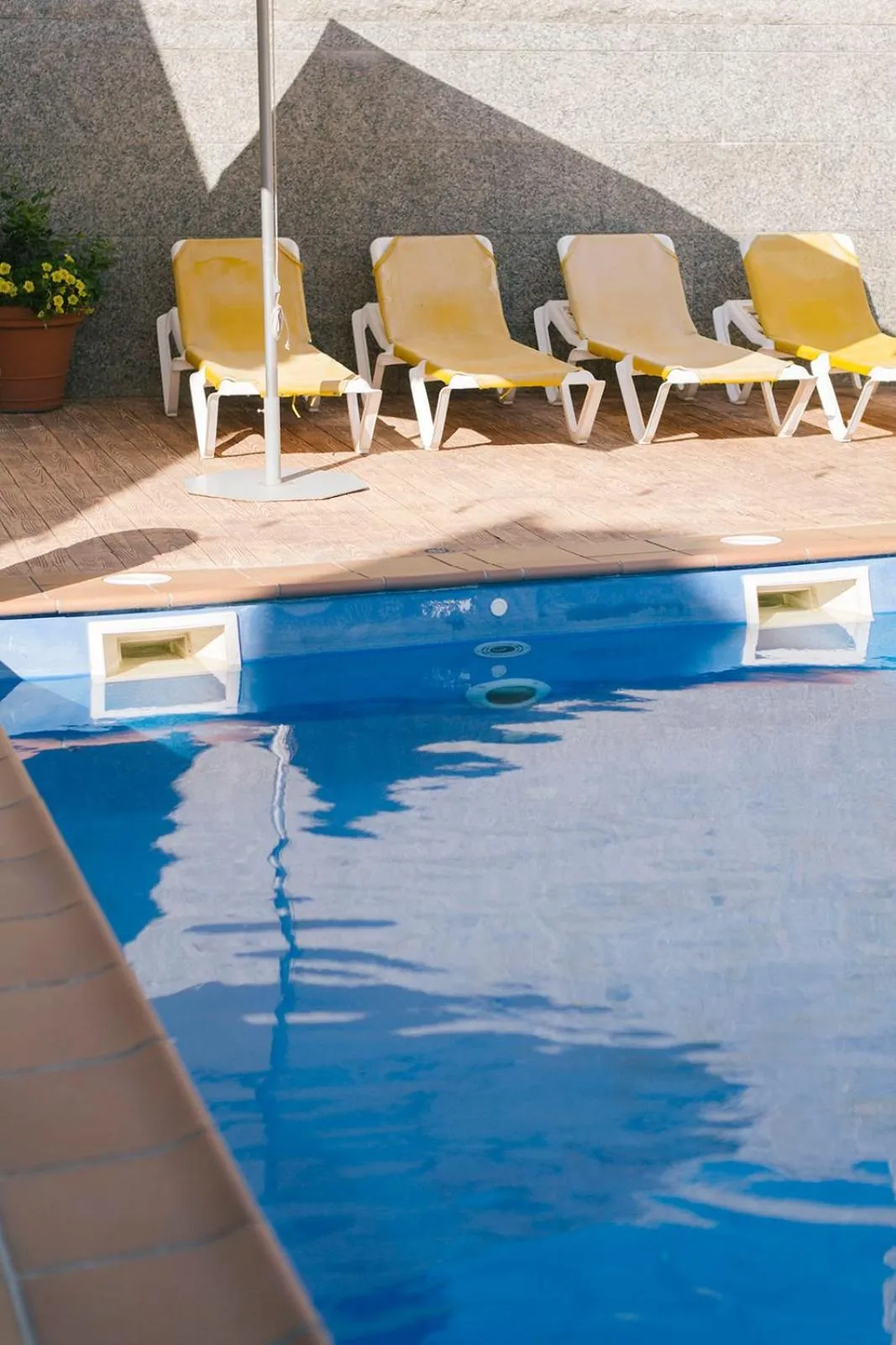 Swimming pool in Hotel O Castro