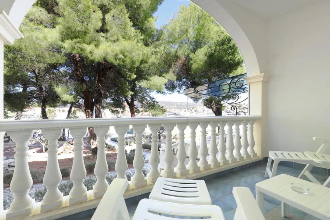 Marina Frapa Resort Rogoznica