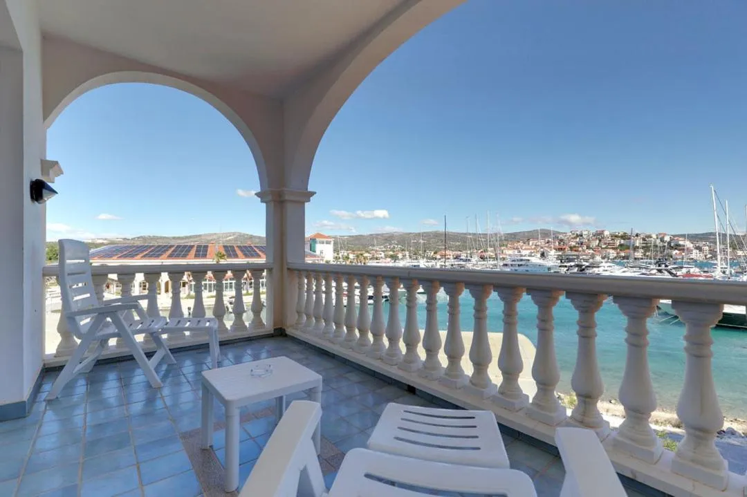 Marina Frapa Resort Rogoznica