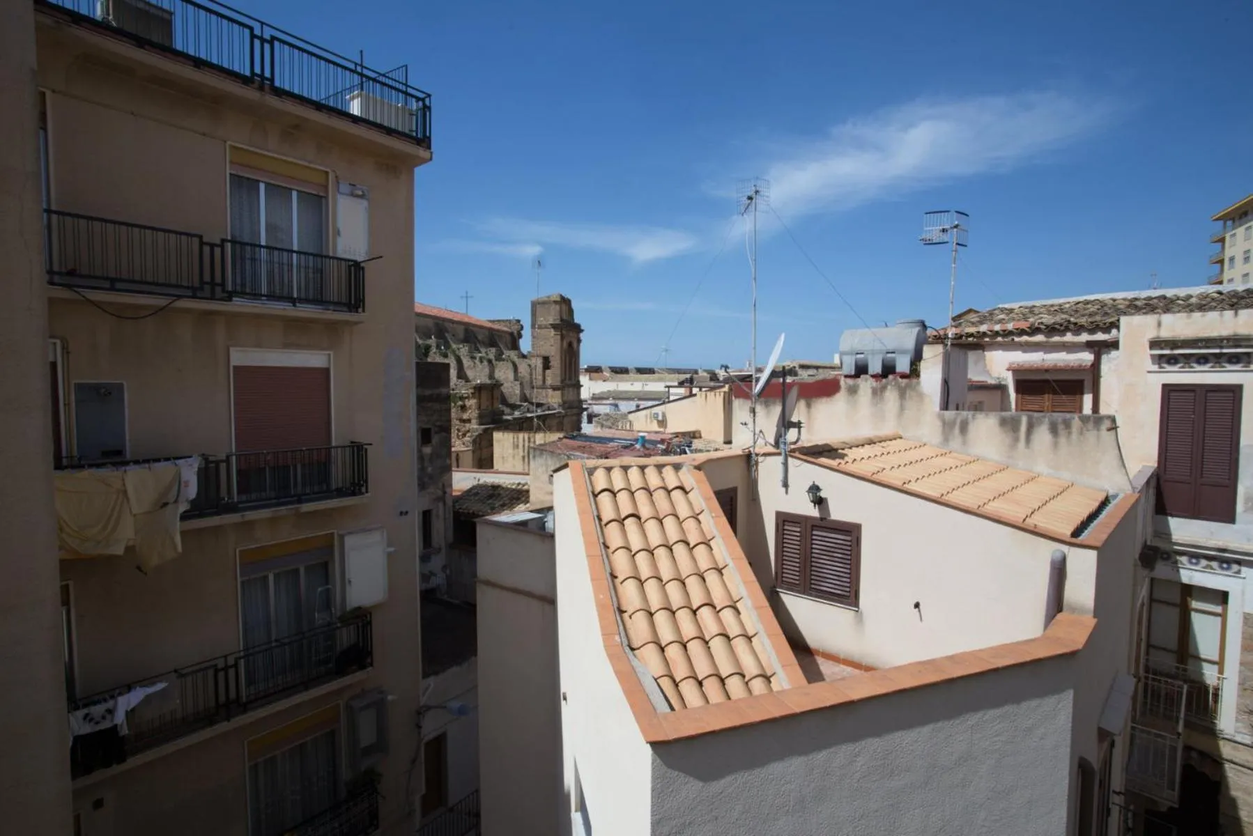 Property building in Coraje Room & Breakfast