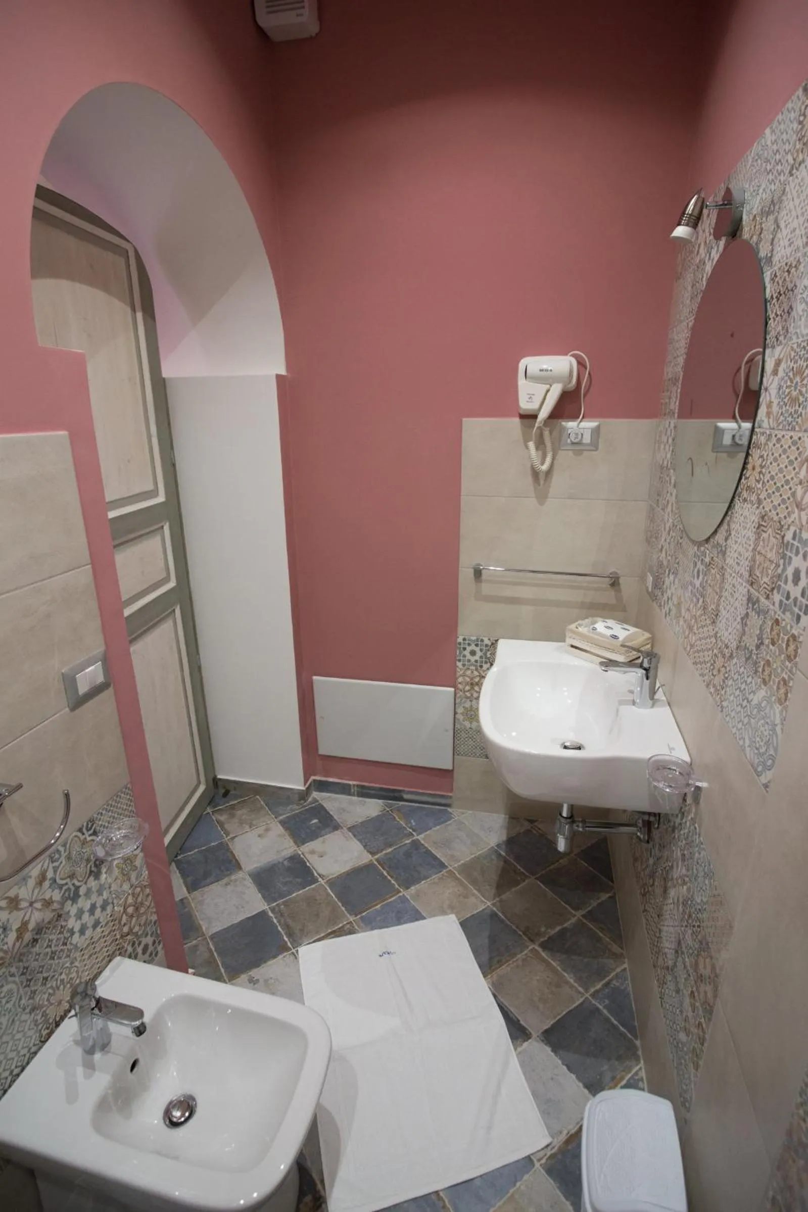 Bathroom in Coraje Room & Breakfast