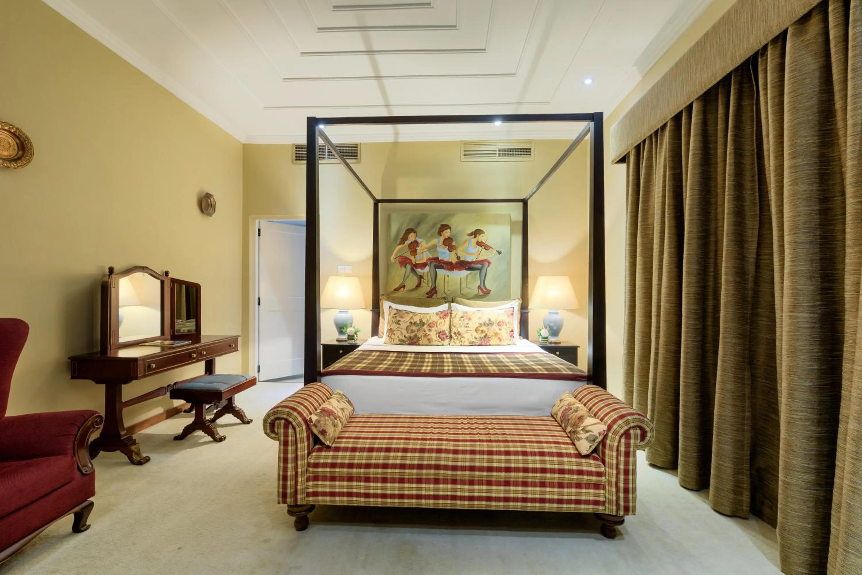 Bedroom, Bed in Hunas Falls