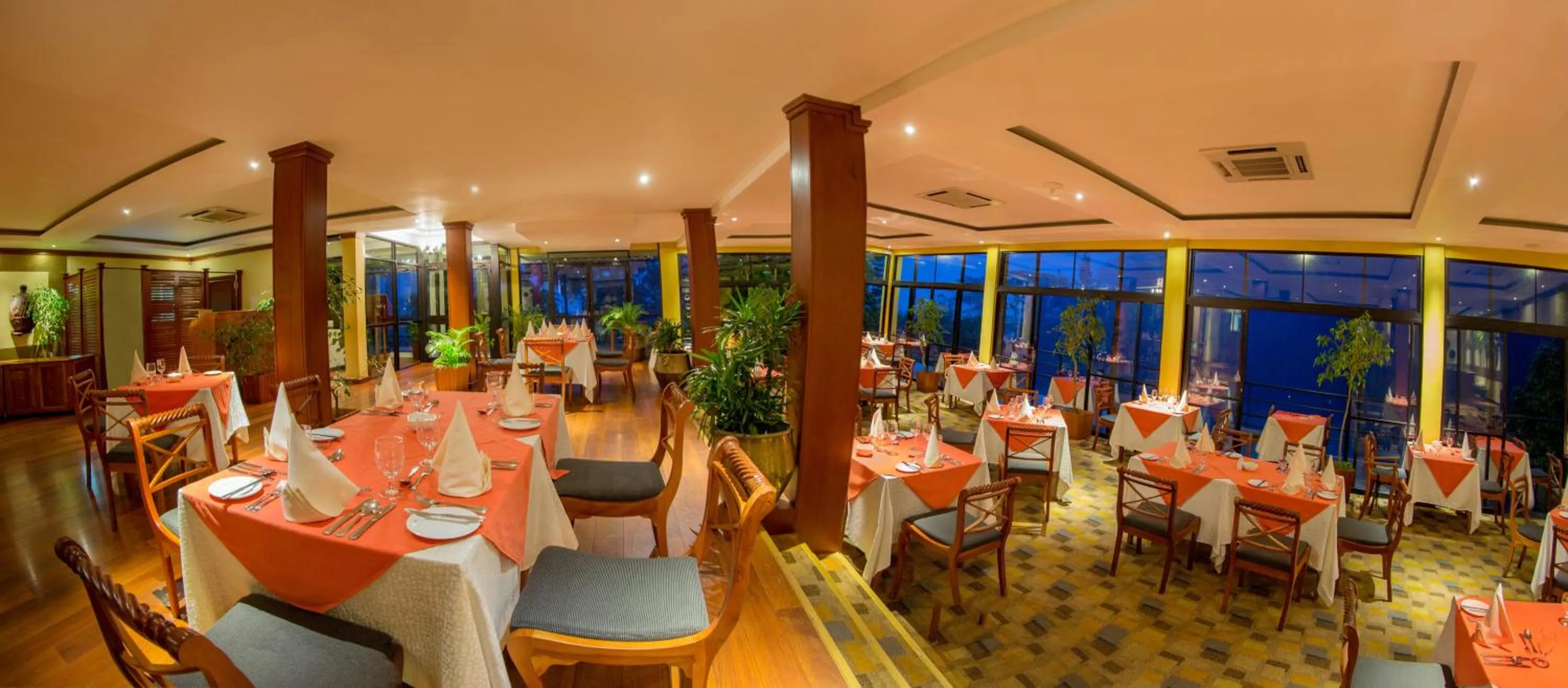 Restaurant/places to eat in Hunas Falls