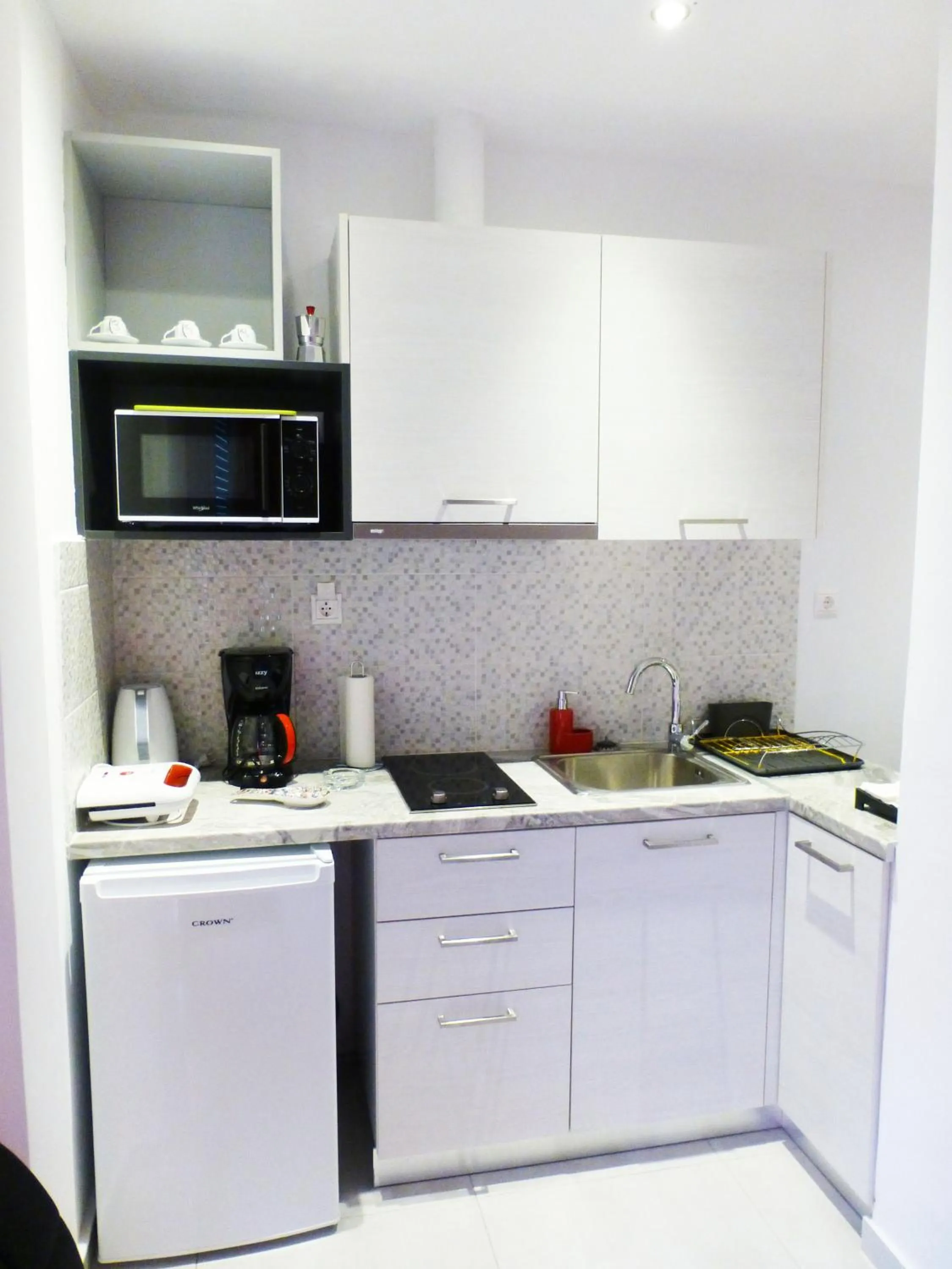Coffee/tea facilities in Central Athens Studios