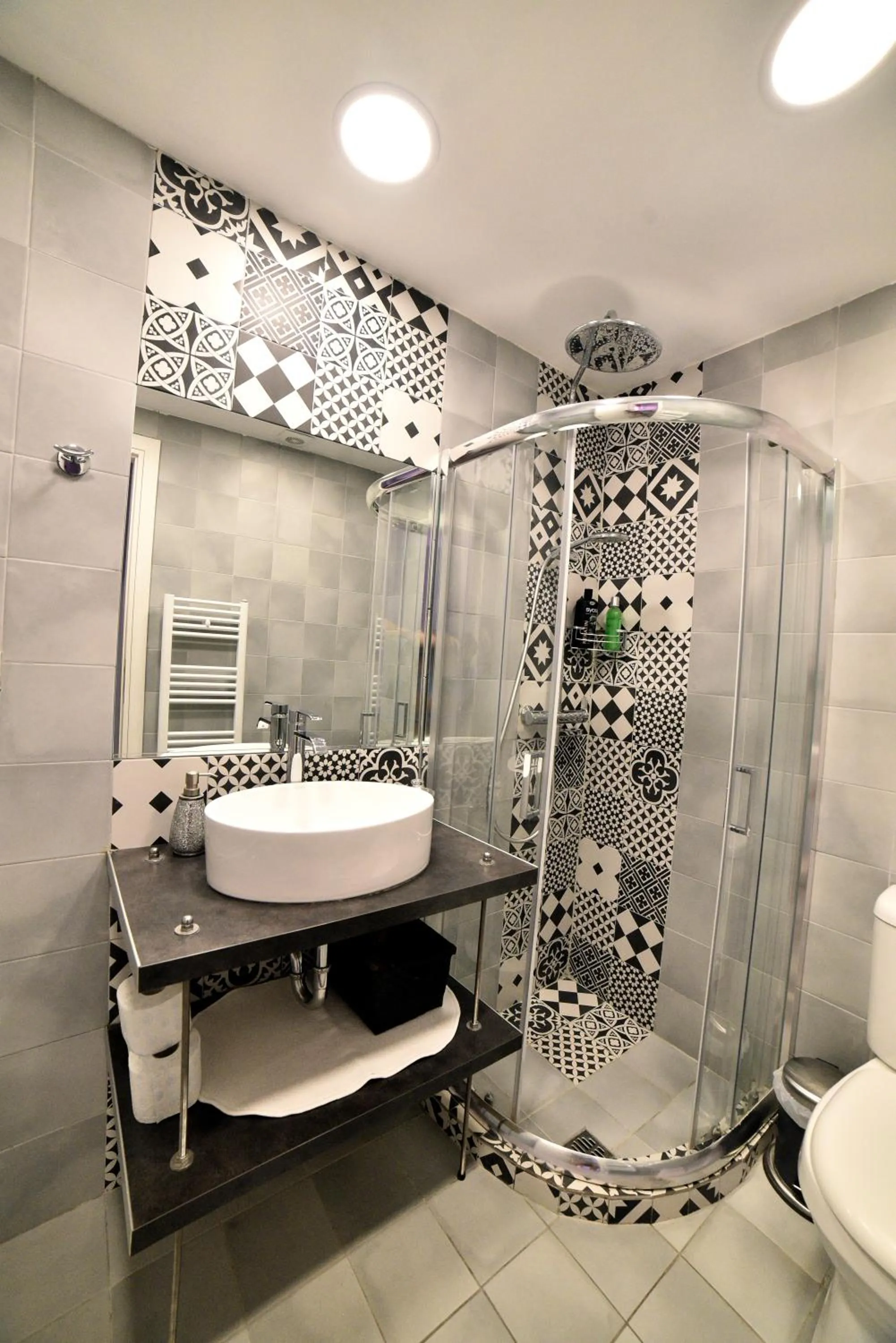 Bathroom in Central Athens Studios