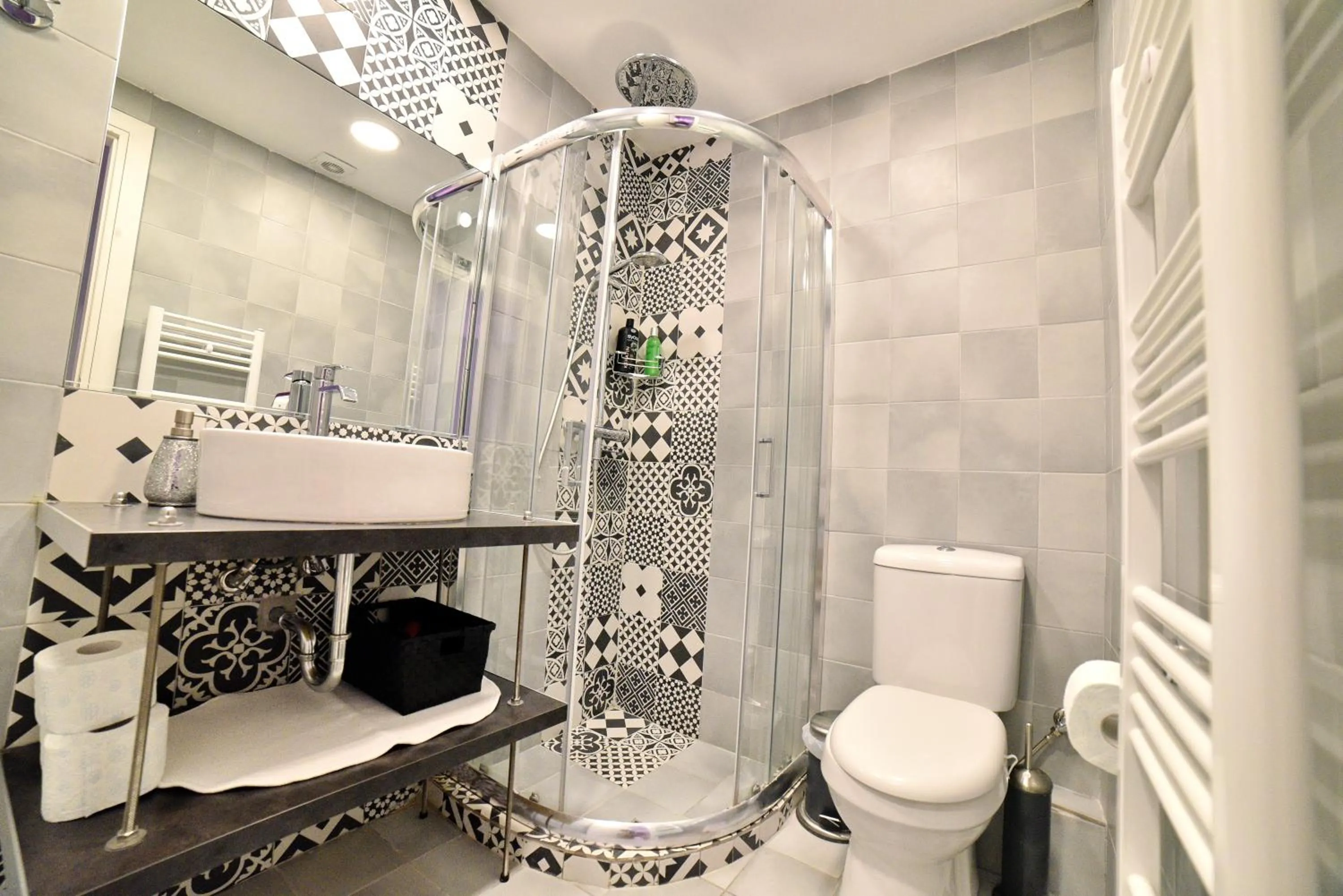 Bathroom in Central Athens Studios