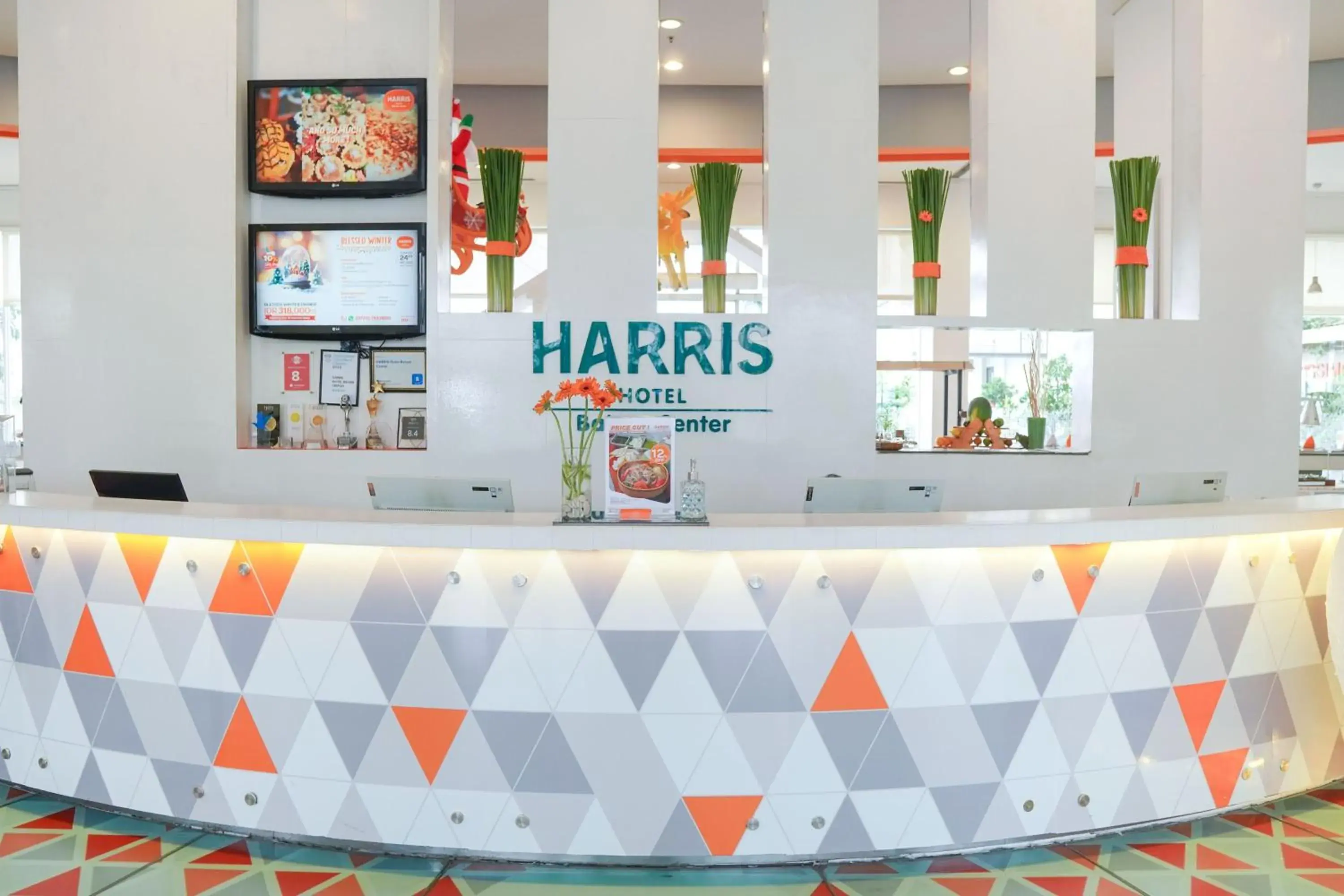 Lobby or reception in HARRIS Hotel Batam Center Lobby or reception in HARRIS Hotel Batam Center