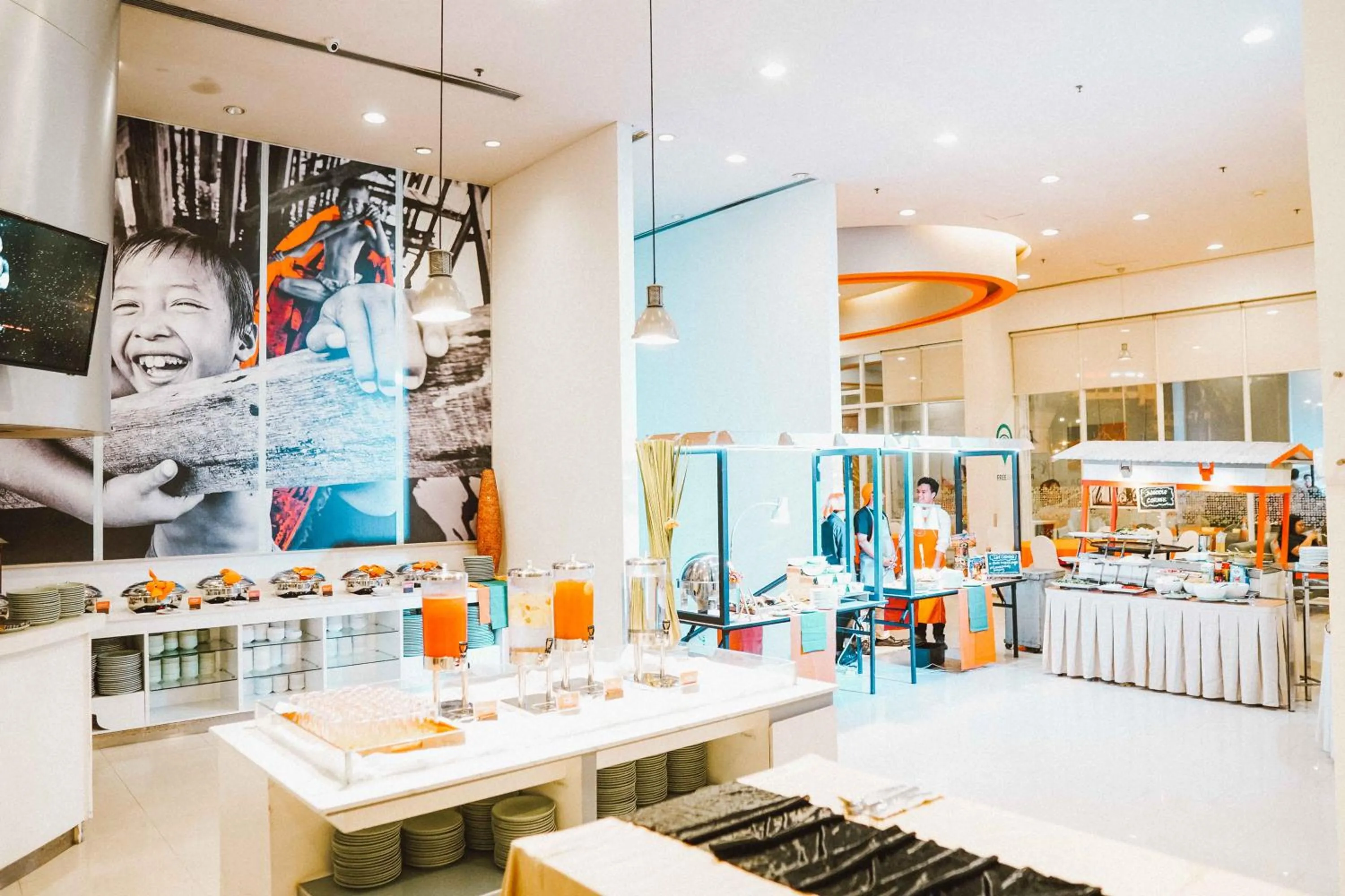 Restaurant/places to eat in HARRIS Hotel Batam Center