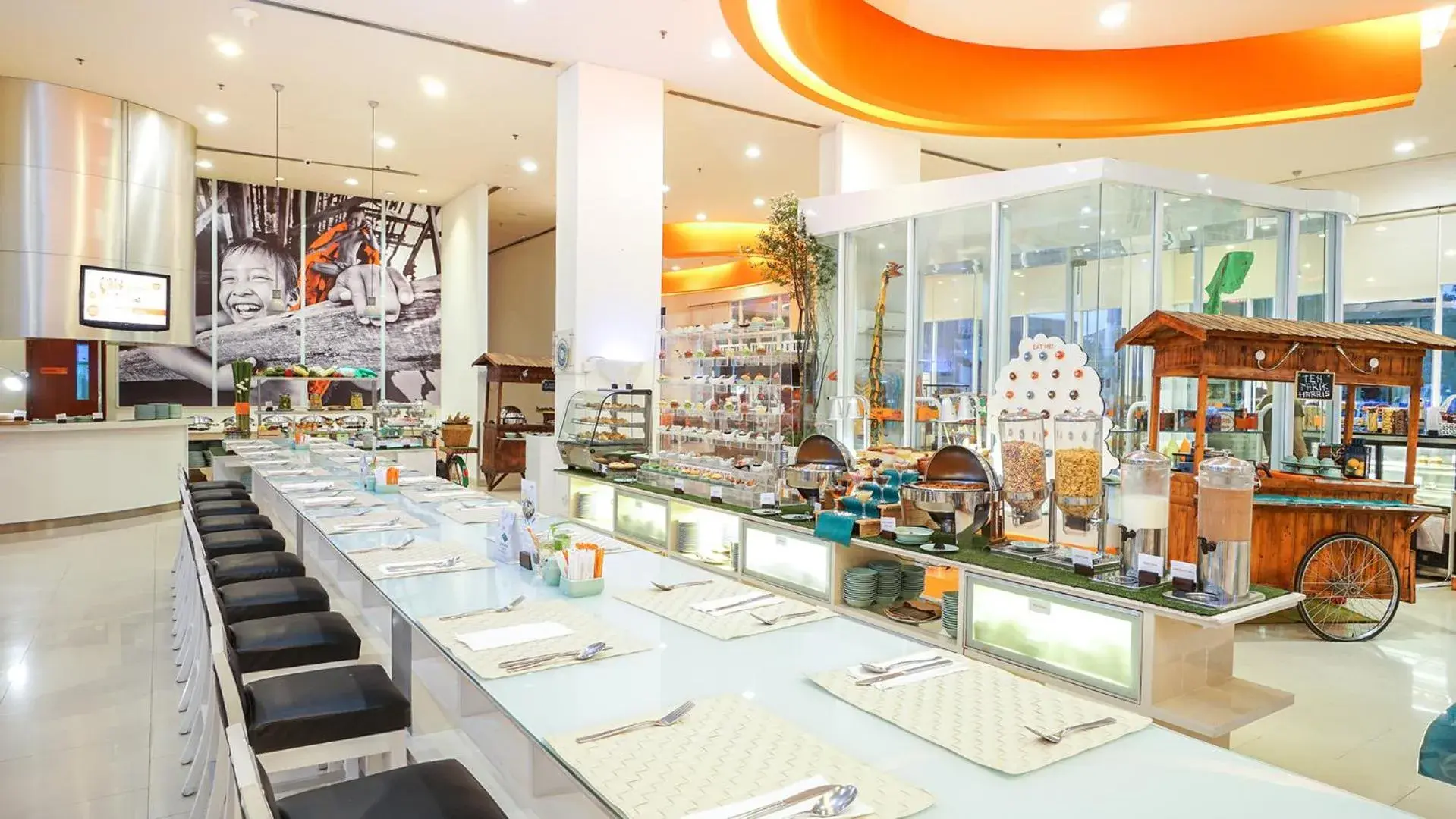 Restaurant/places to eat in HARRIS Hotel Batam Center Restaurant/places to eat in HARRIS Hotel Batam Center