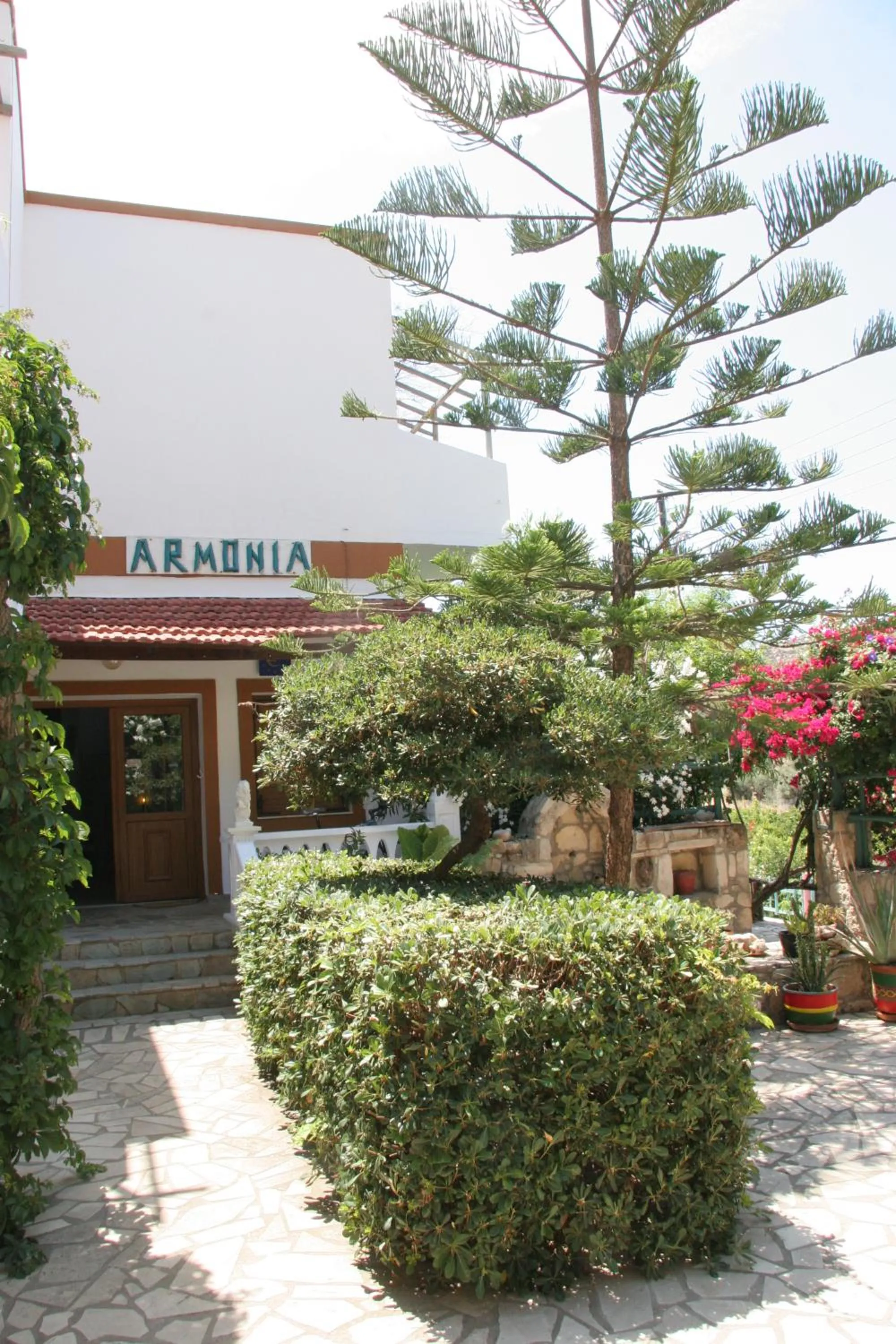 Facade/entrance in Armonia Hotel
