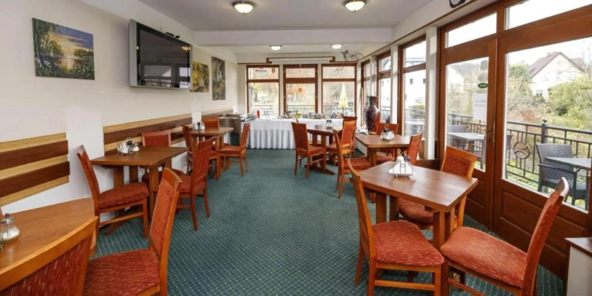 Restaurant/places to eat in Wellness & Sport Hotel TTC