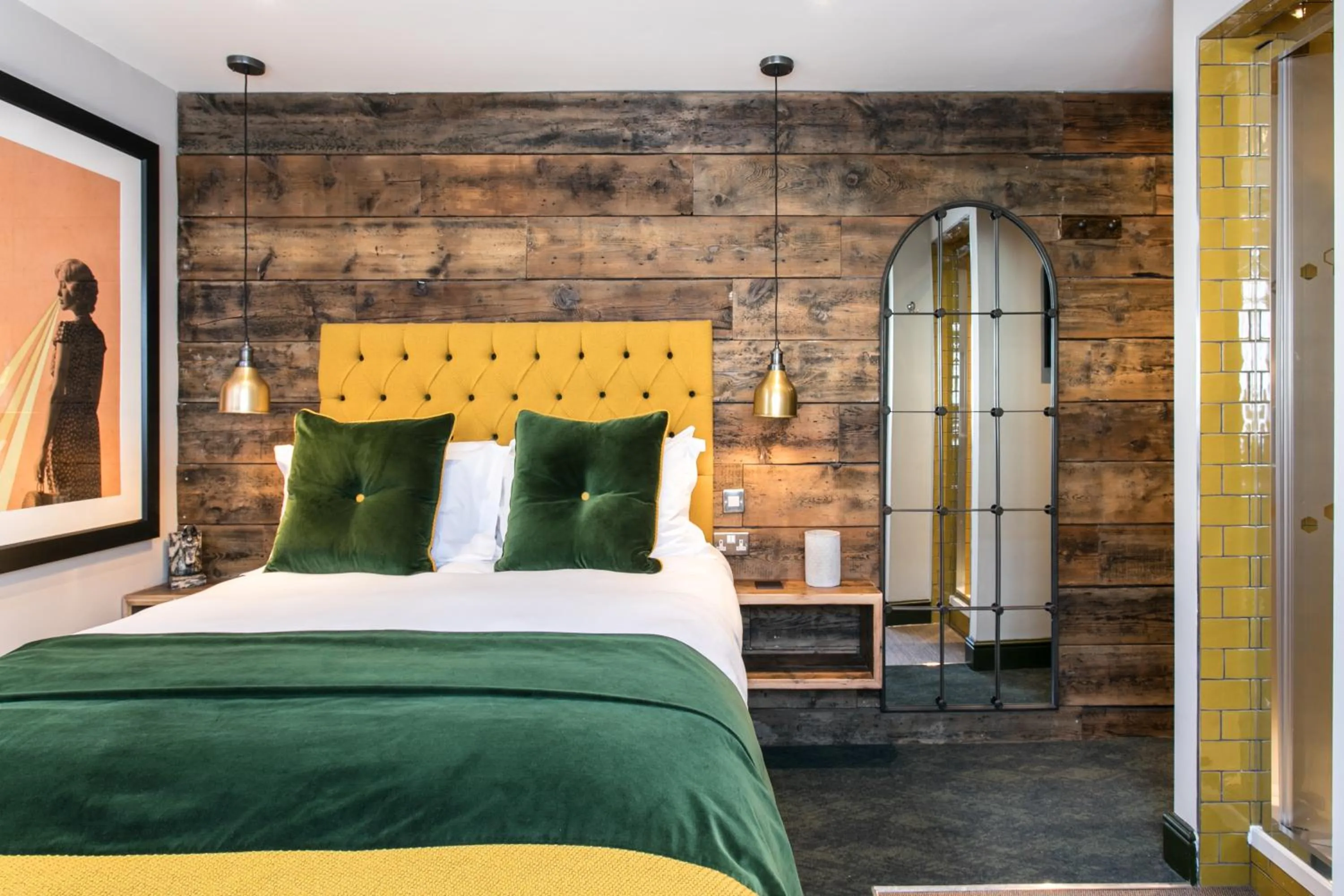 Bed in The Green Dragon Inn