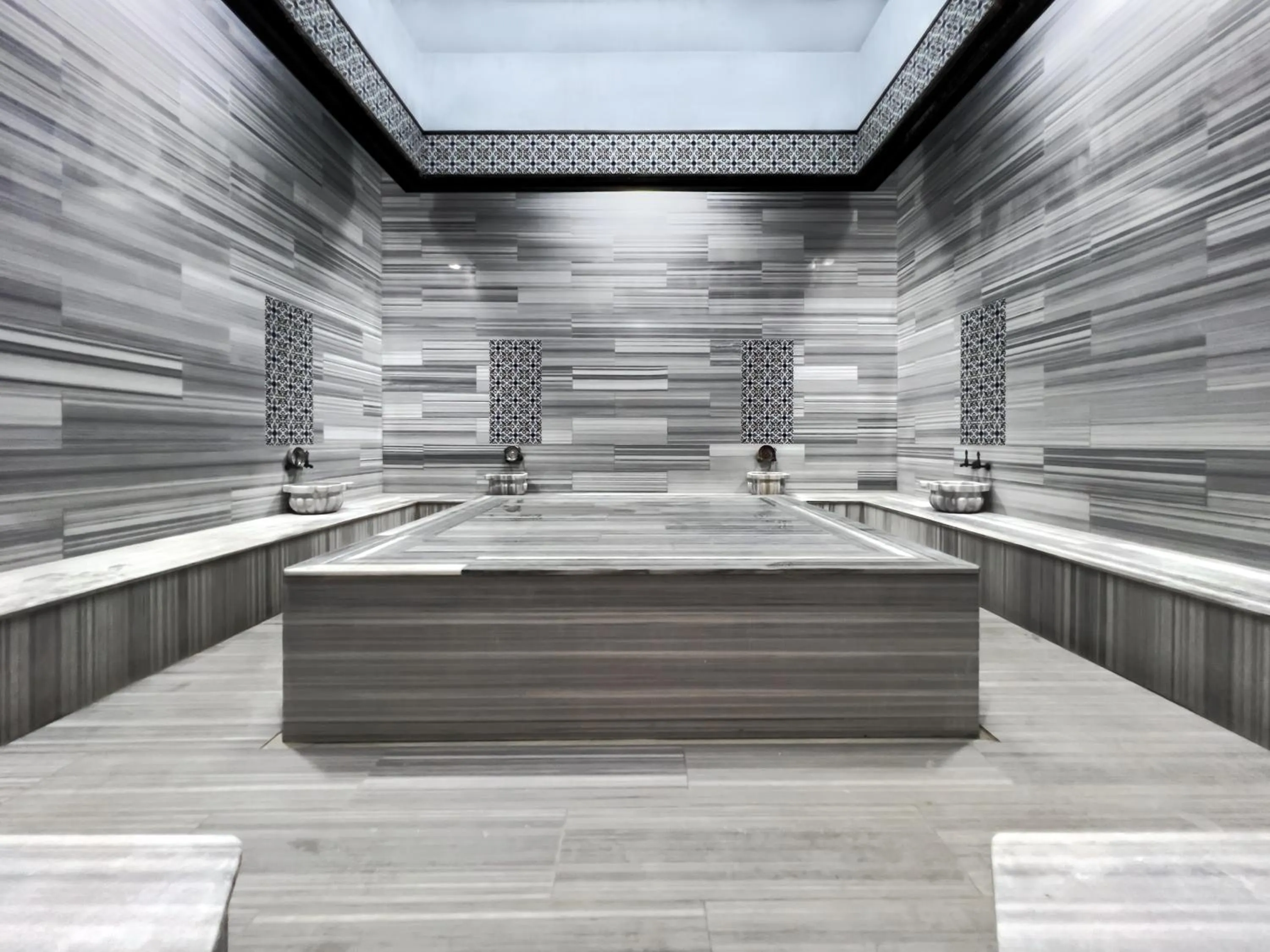 Public Bath in Spa Hotel Colossae Thermal