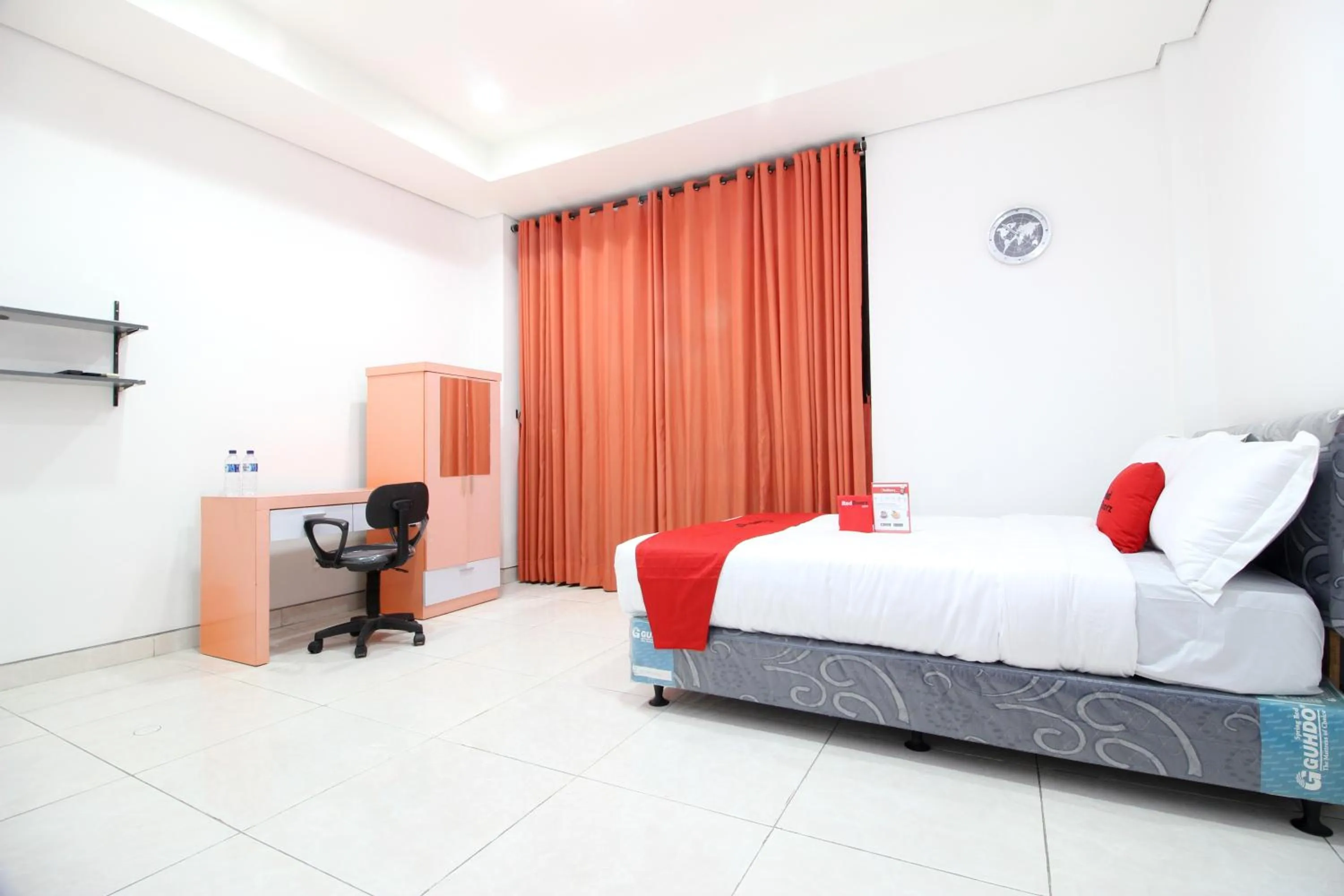 Bedroom, Bed in RedDoorz Plus @ Affandi Gejayan