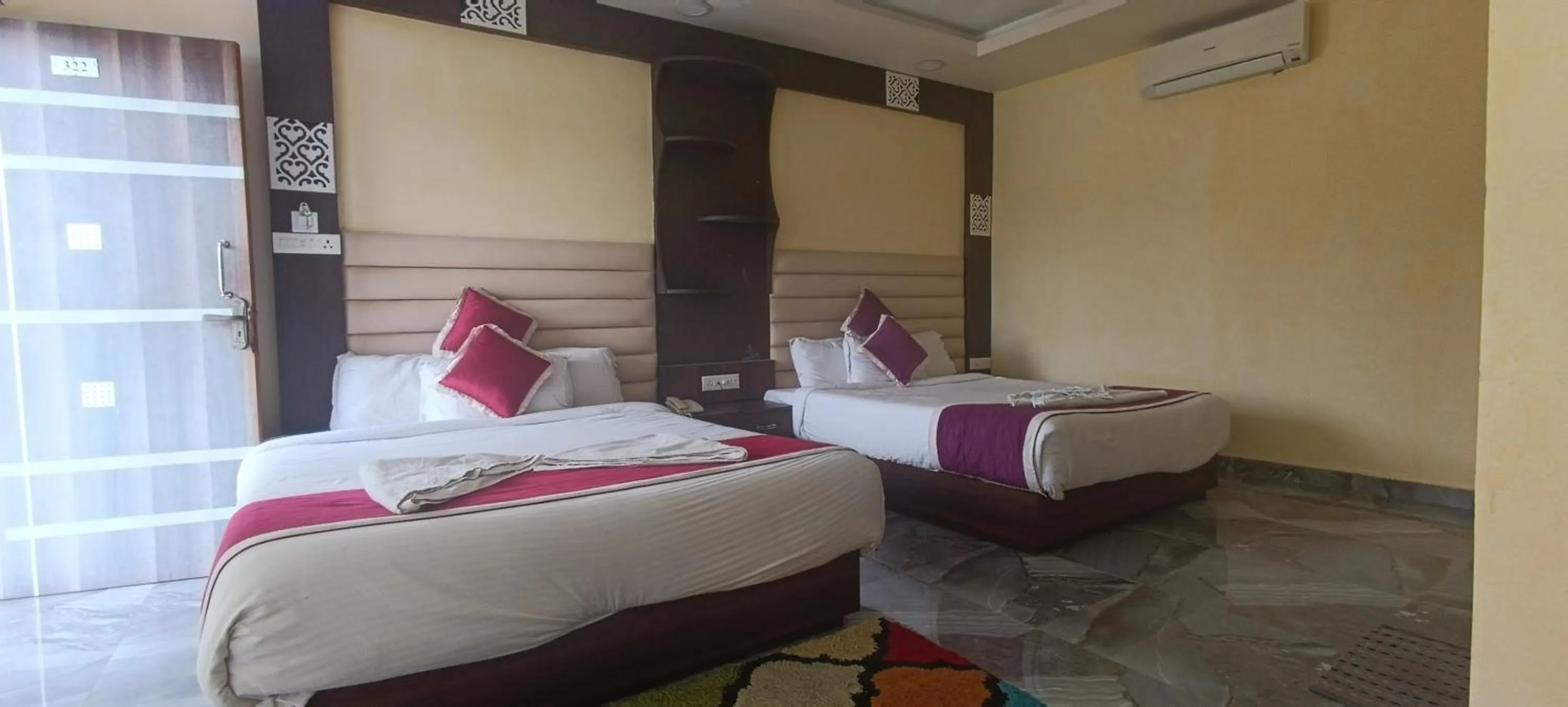 Bedroom, Bed in Joye Grand Hotel