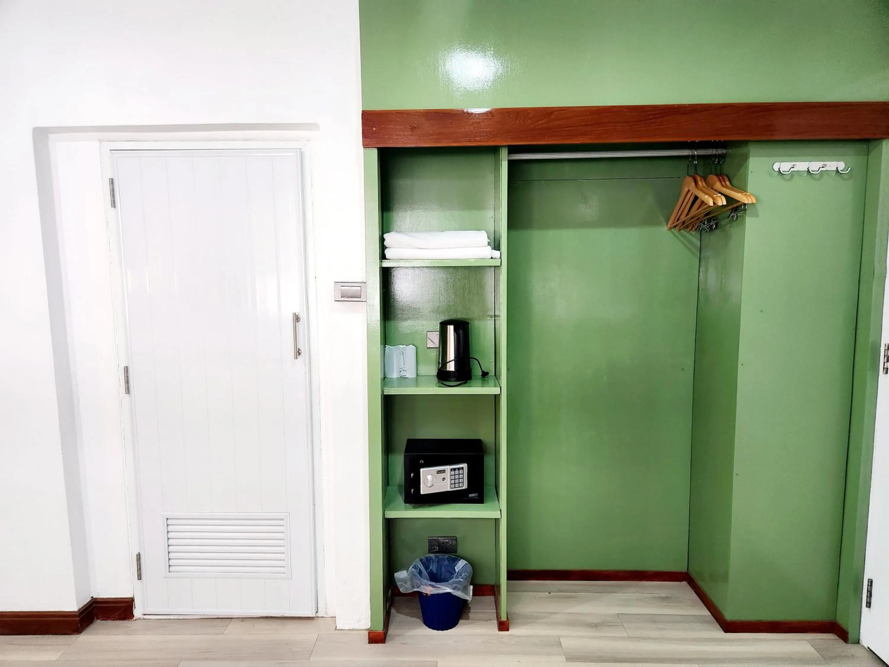 Coffee/tea facilities in SEATEL Phuket, Patong Beach