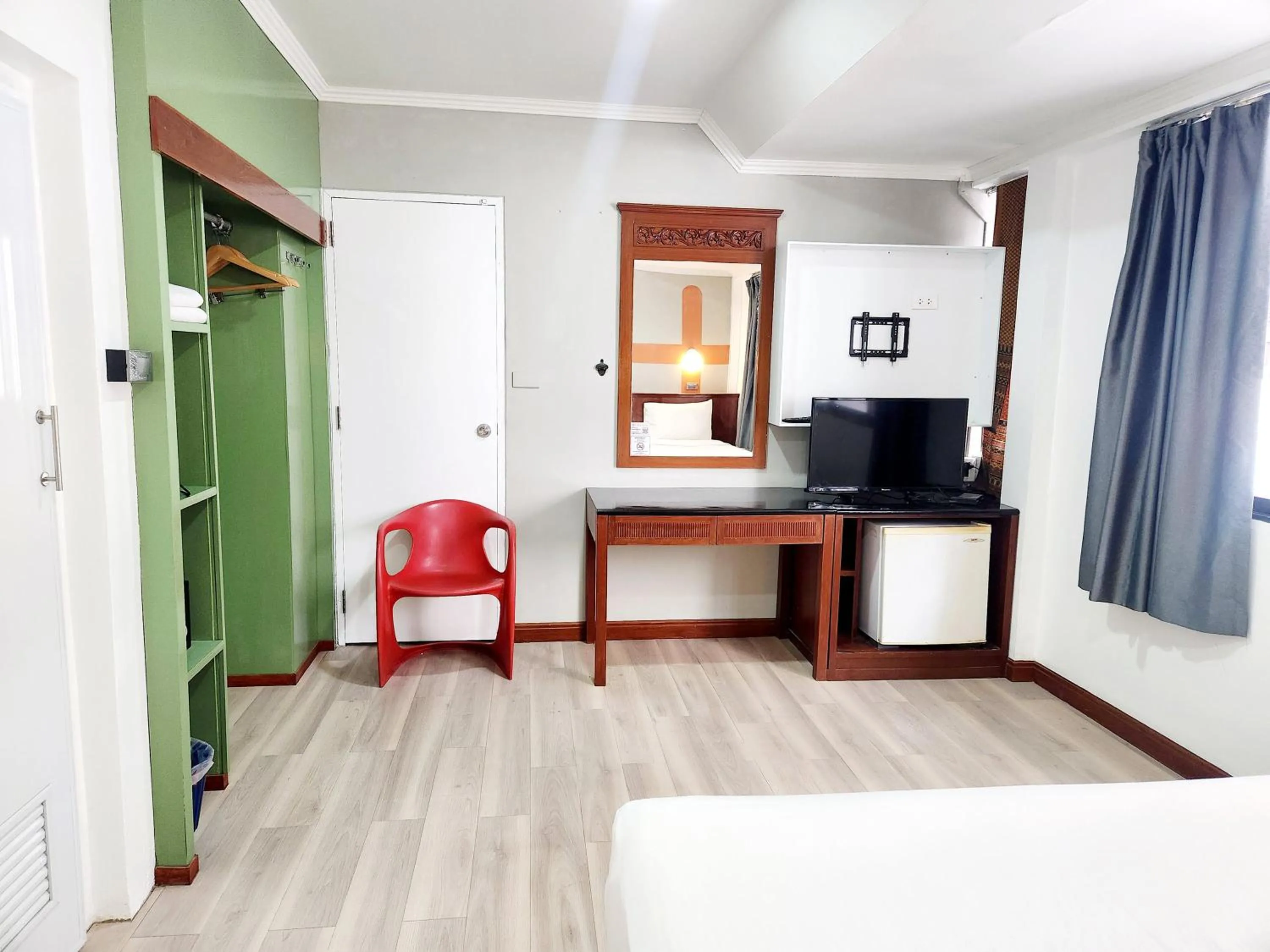 TV and multimedia, Bed in SEATEL Phuket, Patong Beach