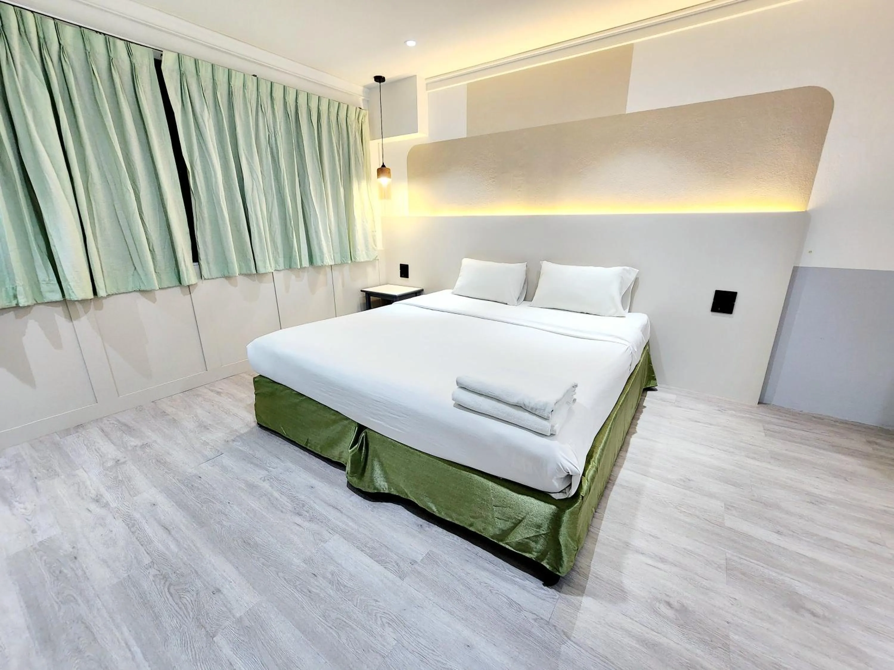 Bed in SEATEL Phuket, Patong Beach
