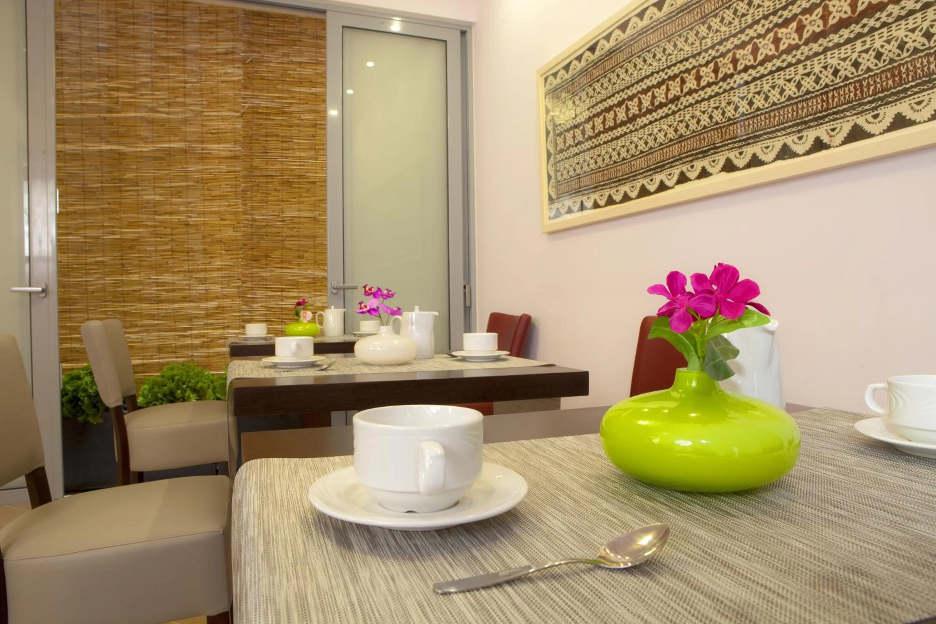 Restaurant/places to eat in Ilion Spa Hotel