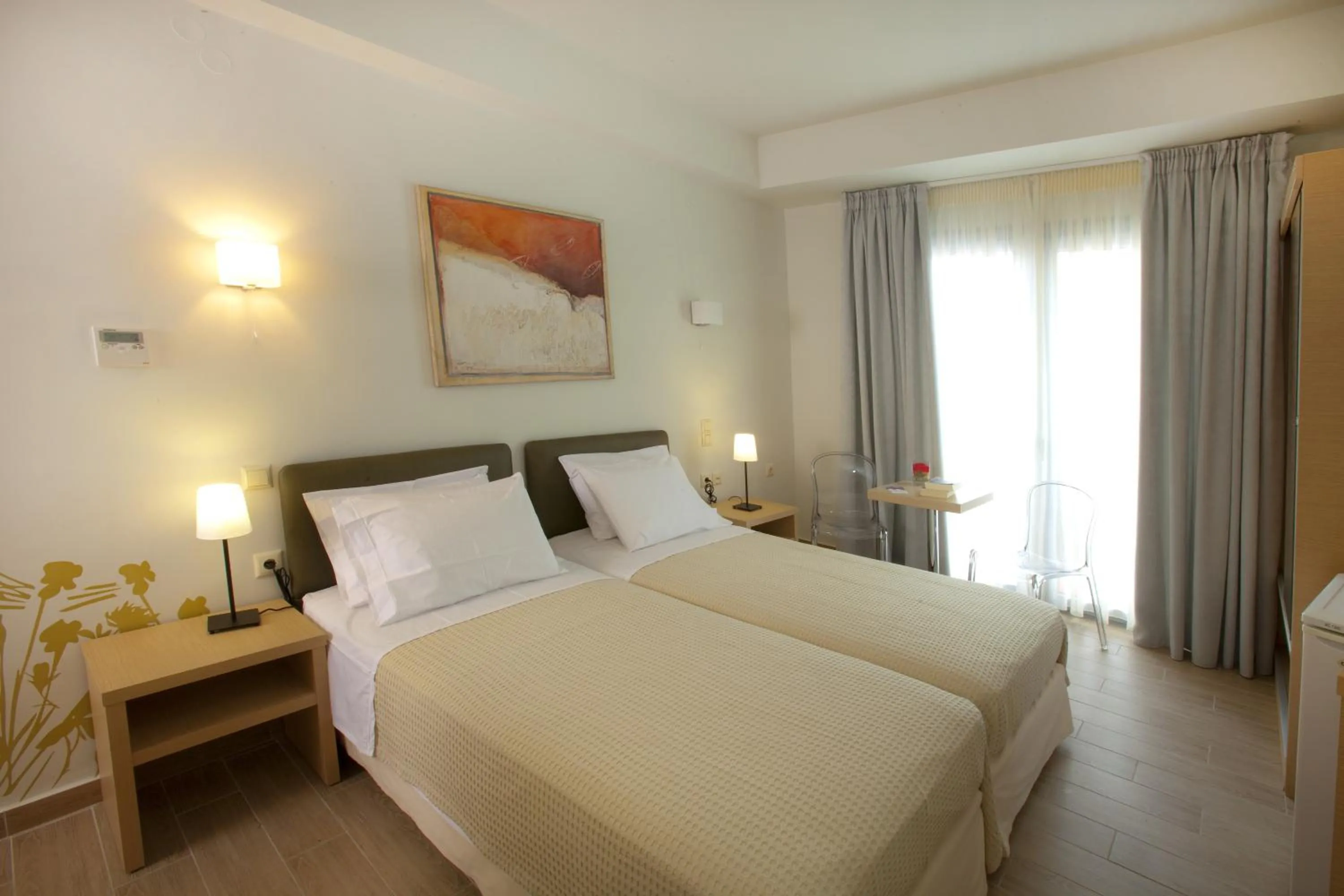 Bathroom, Bed in Ilion Spa Hotel