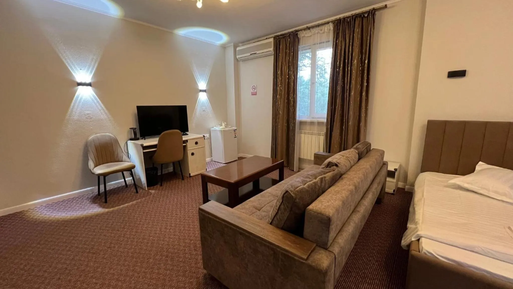 Seating area, Bed in JEPPESEN RESIDENCE