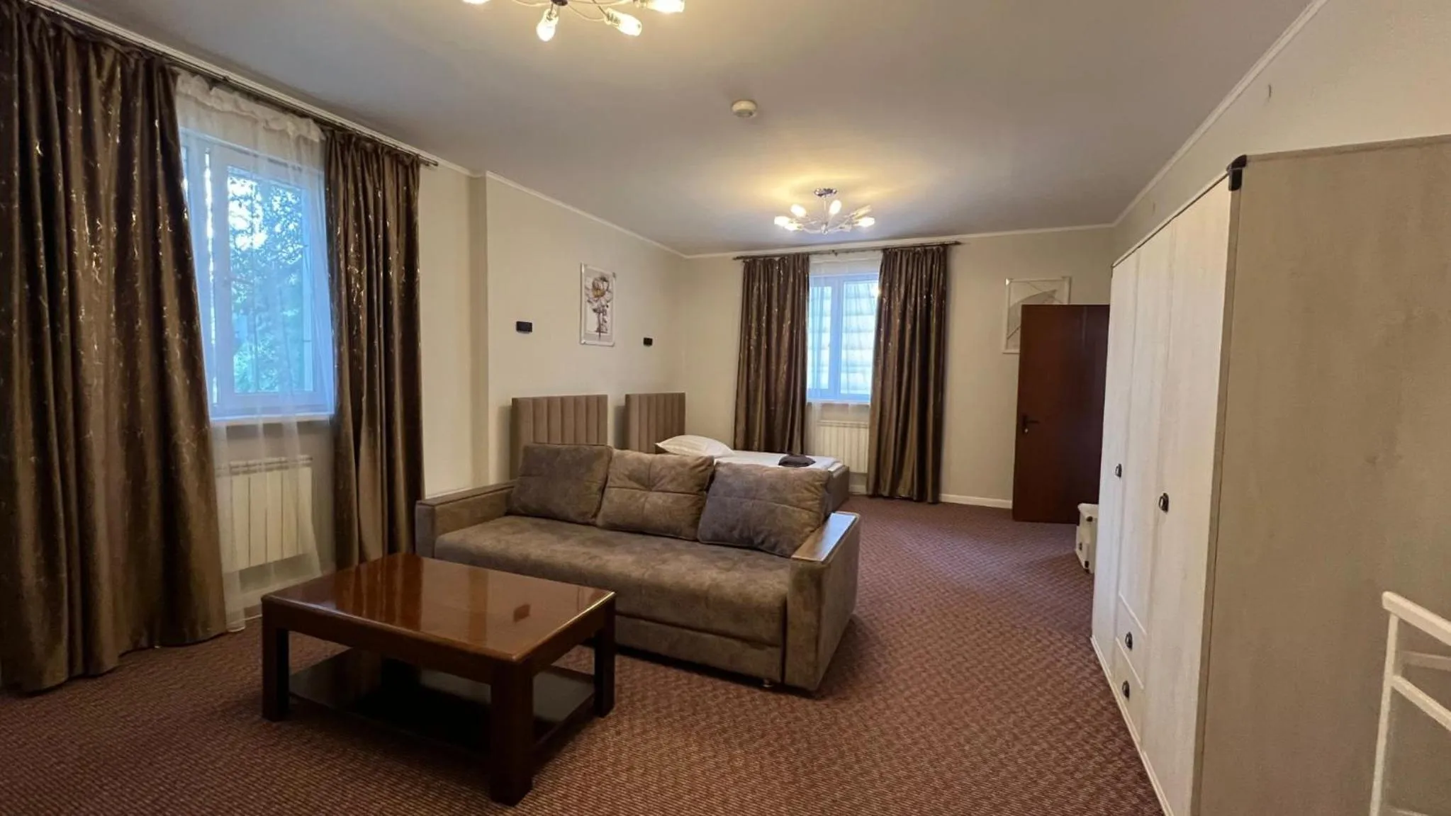 Photo of the whole room in JEPPESEN RESIDENCE