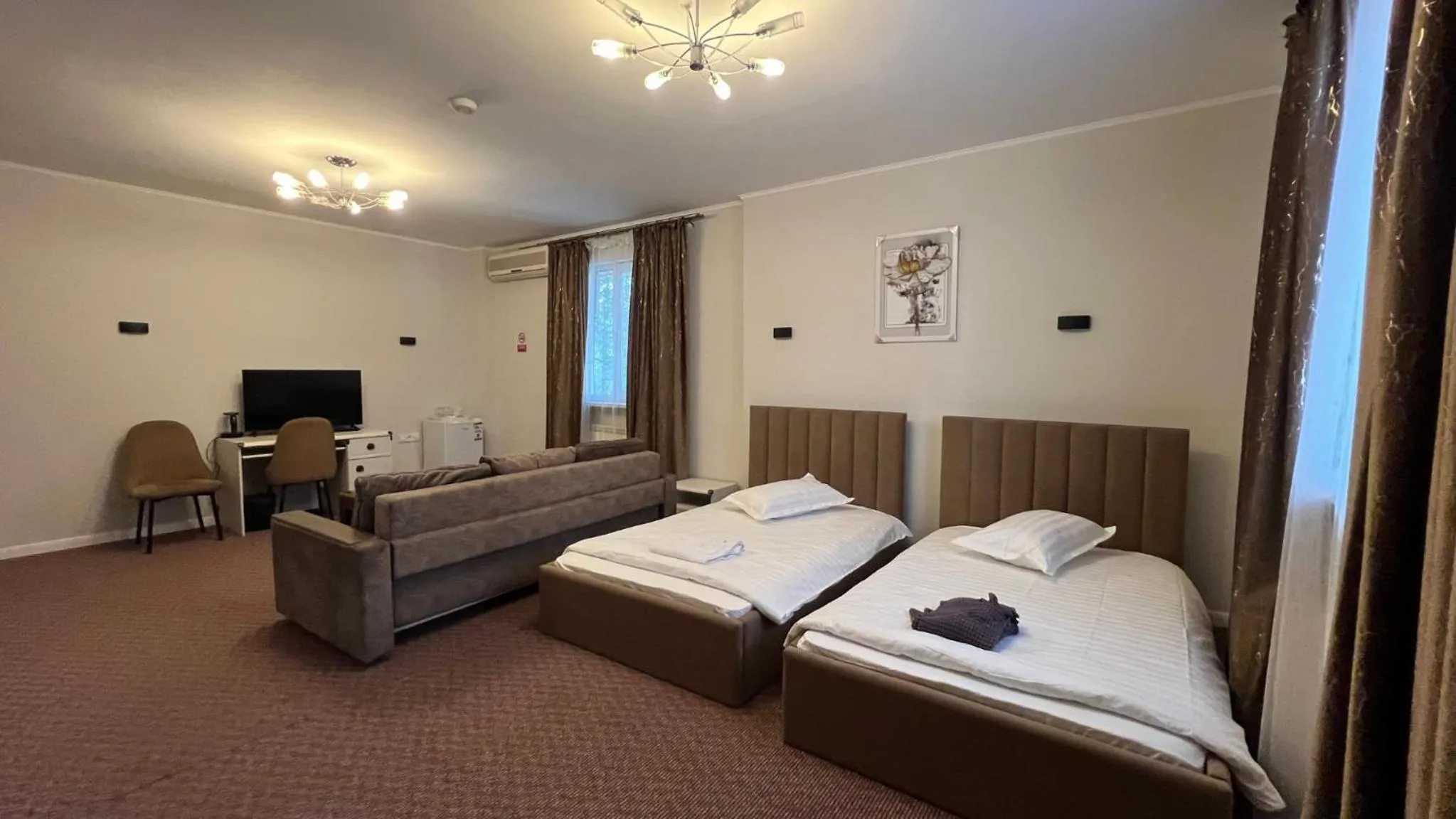 Photo of the whole room, Bed in JEPPESEN RESIDENCE